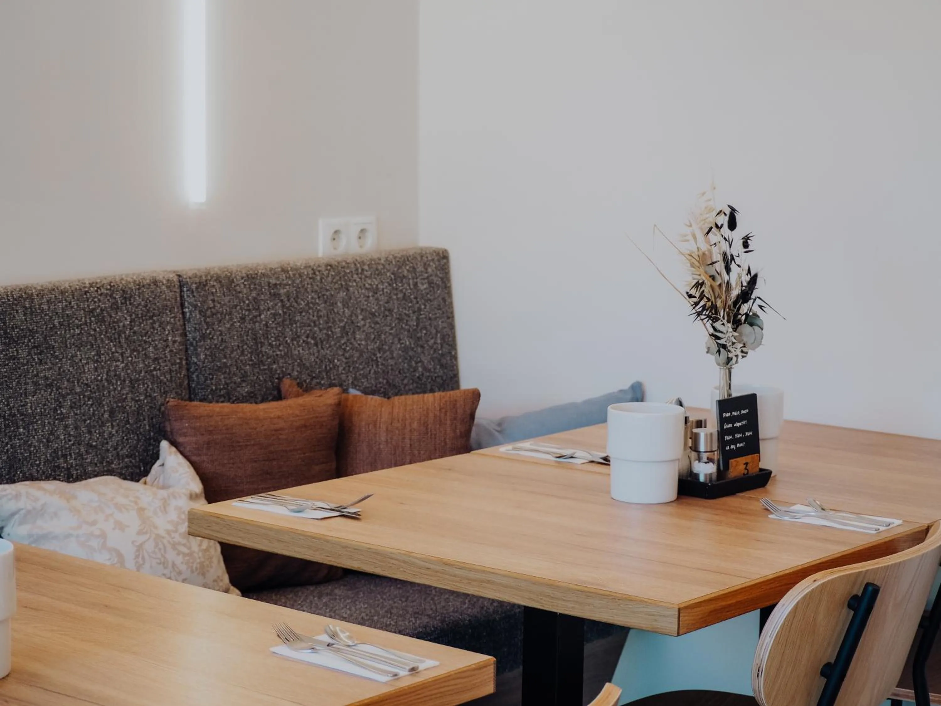 Breakfast in Levy's Rooms & Breakfast