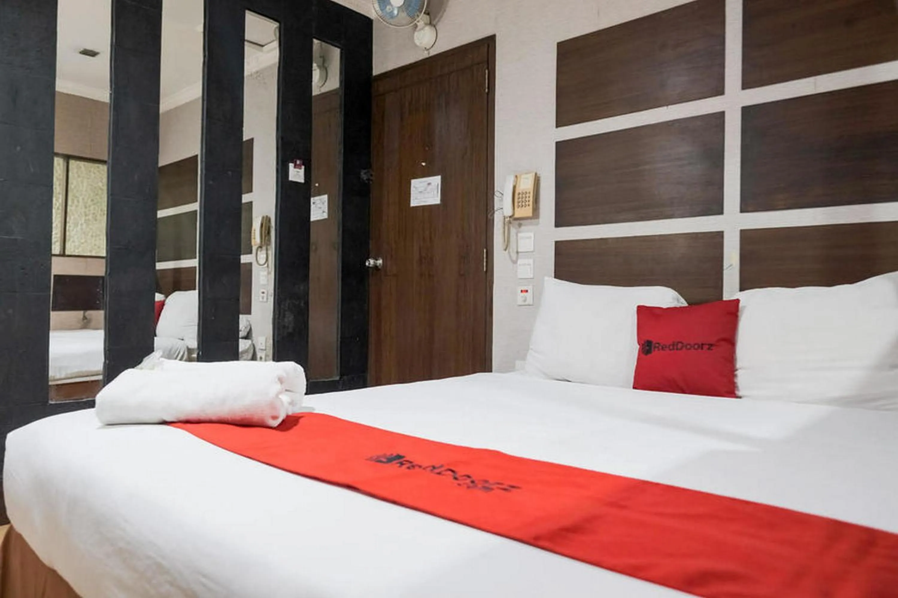 Bed in RedDoorz near Waterboom Lippo Cikarang