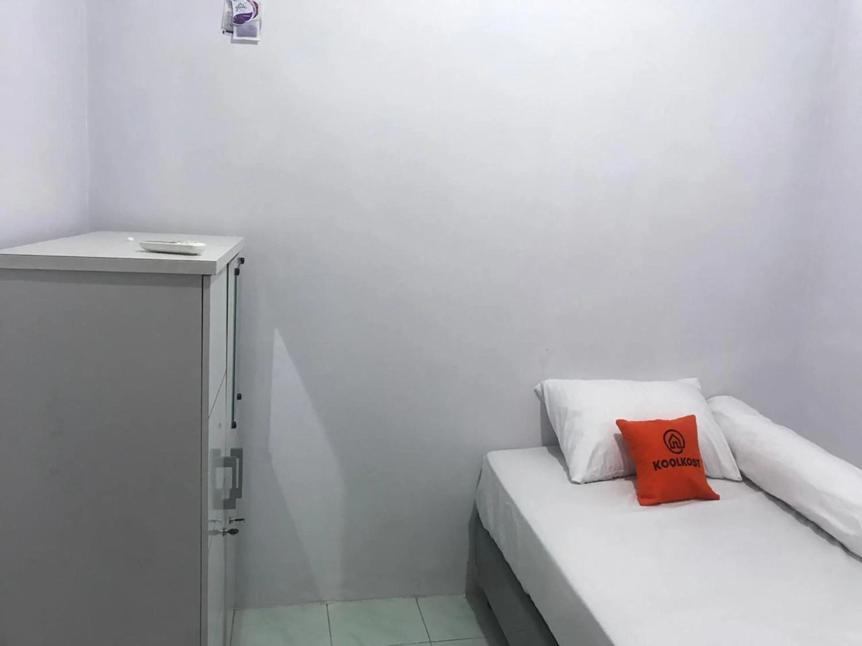 Bed in KoolKost Syariah near Pelabuhan Tanjung Priok (Minimum Stay 6 Nights)