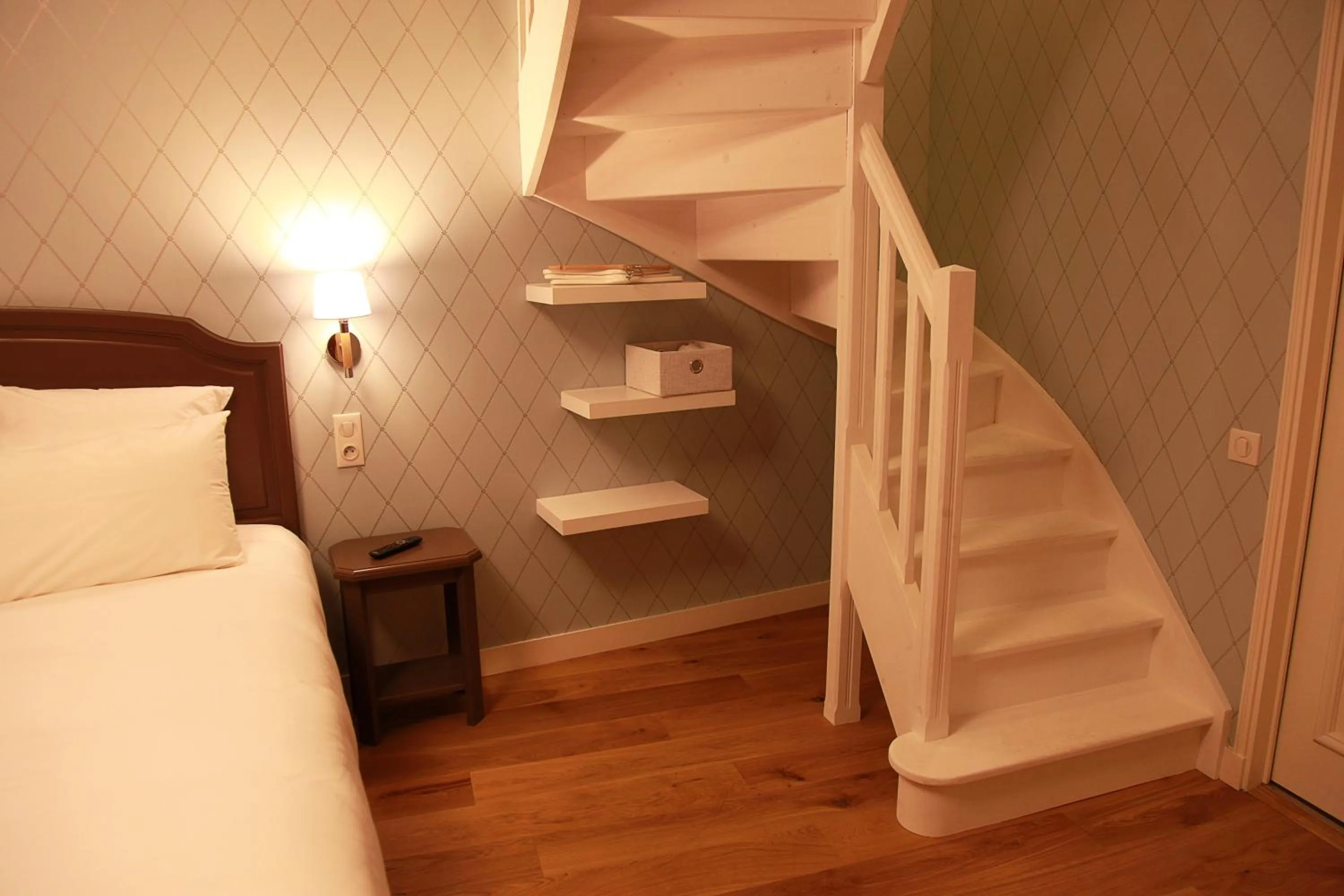 Bedroom, Bed in Hôtel Le Gentleman