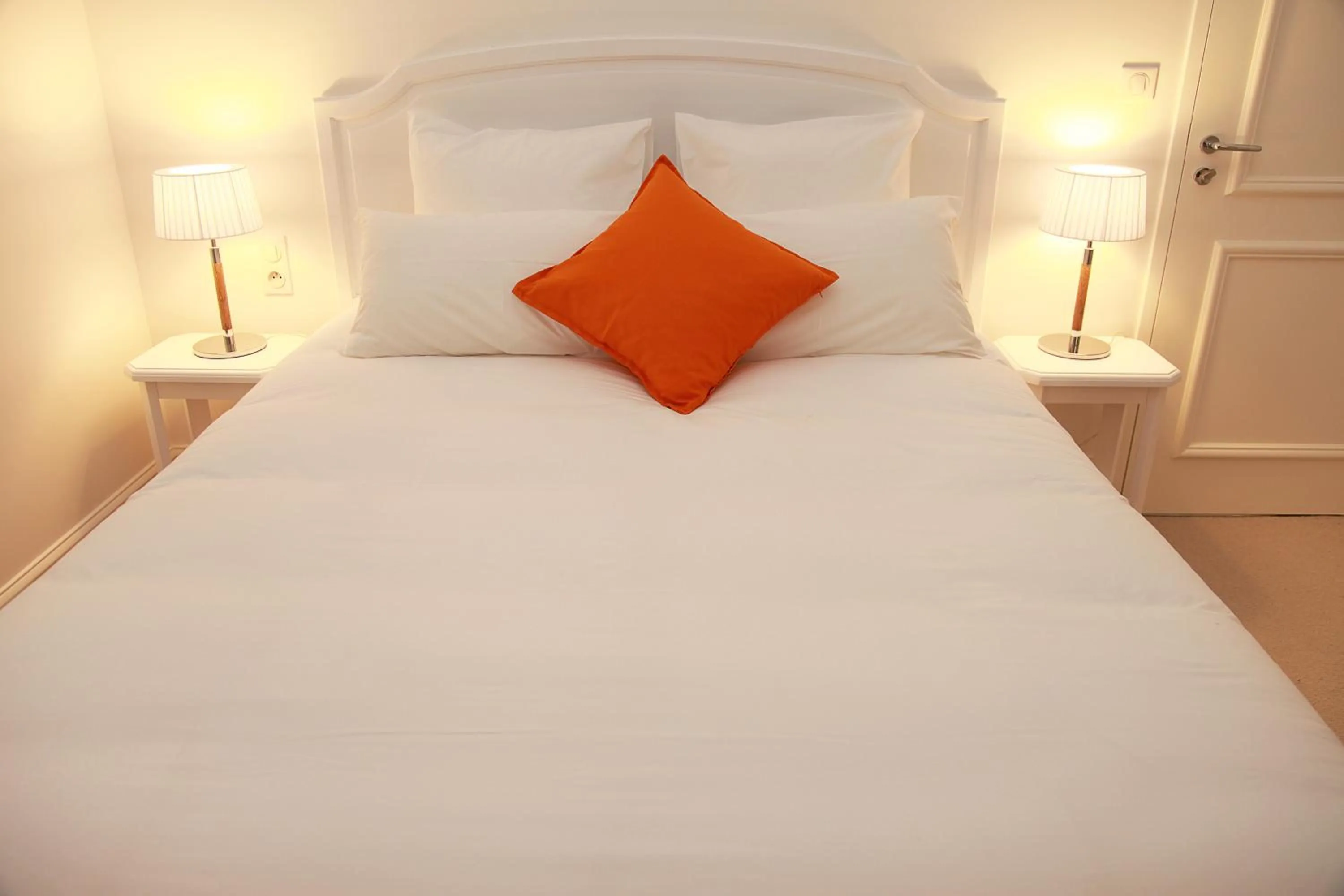 Bedroom, Bed in Hôtel Le Gentleman