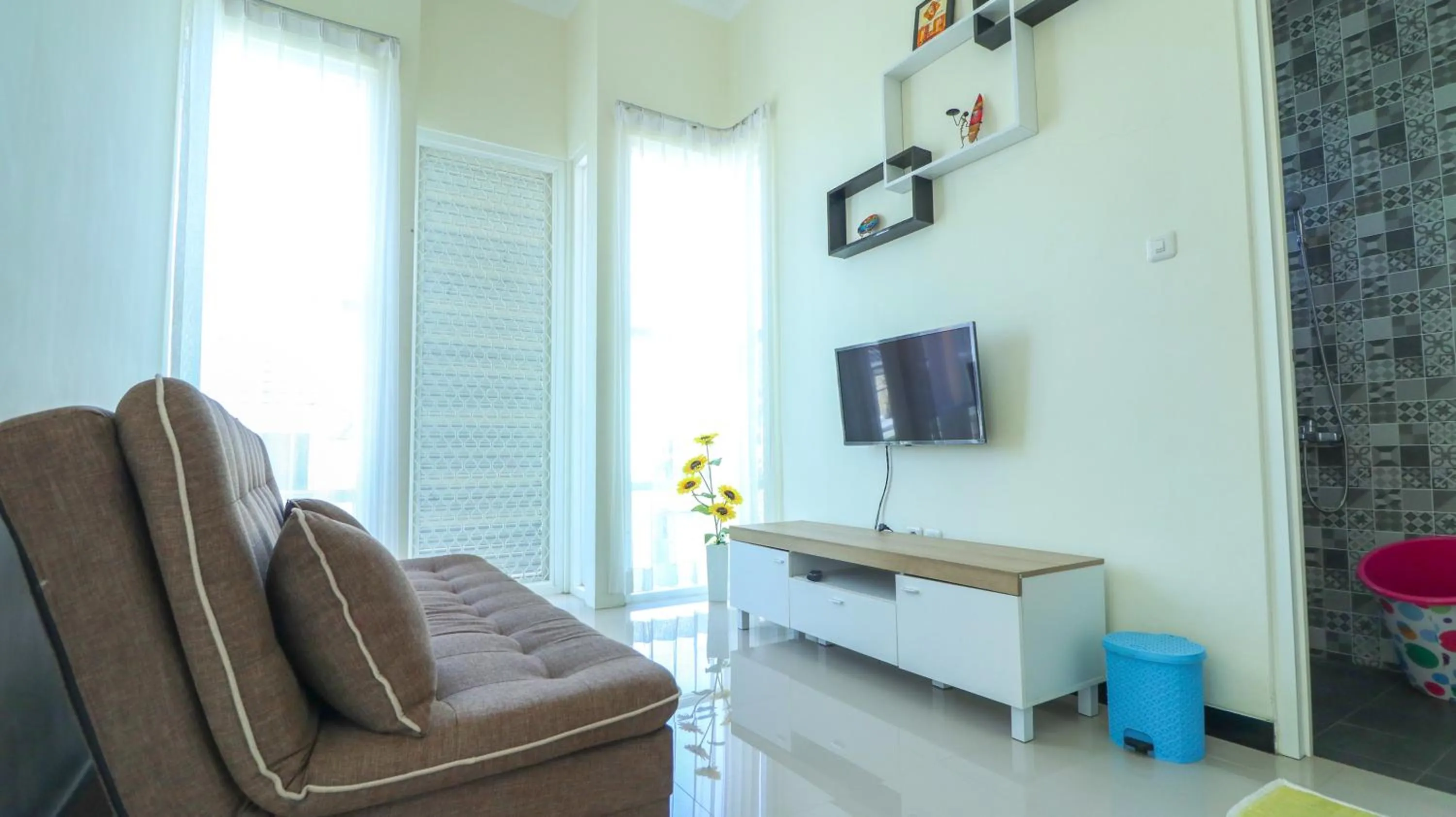 Living room in Villa Sunday by Masterpiecevilla