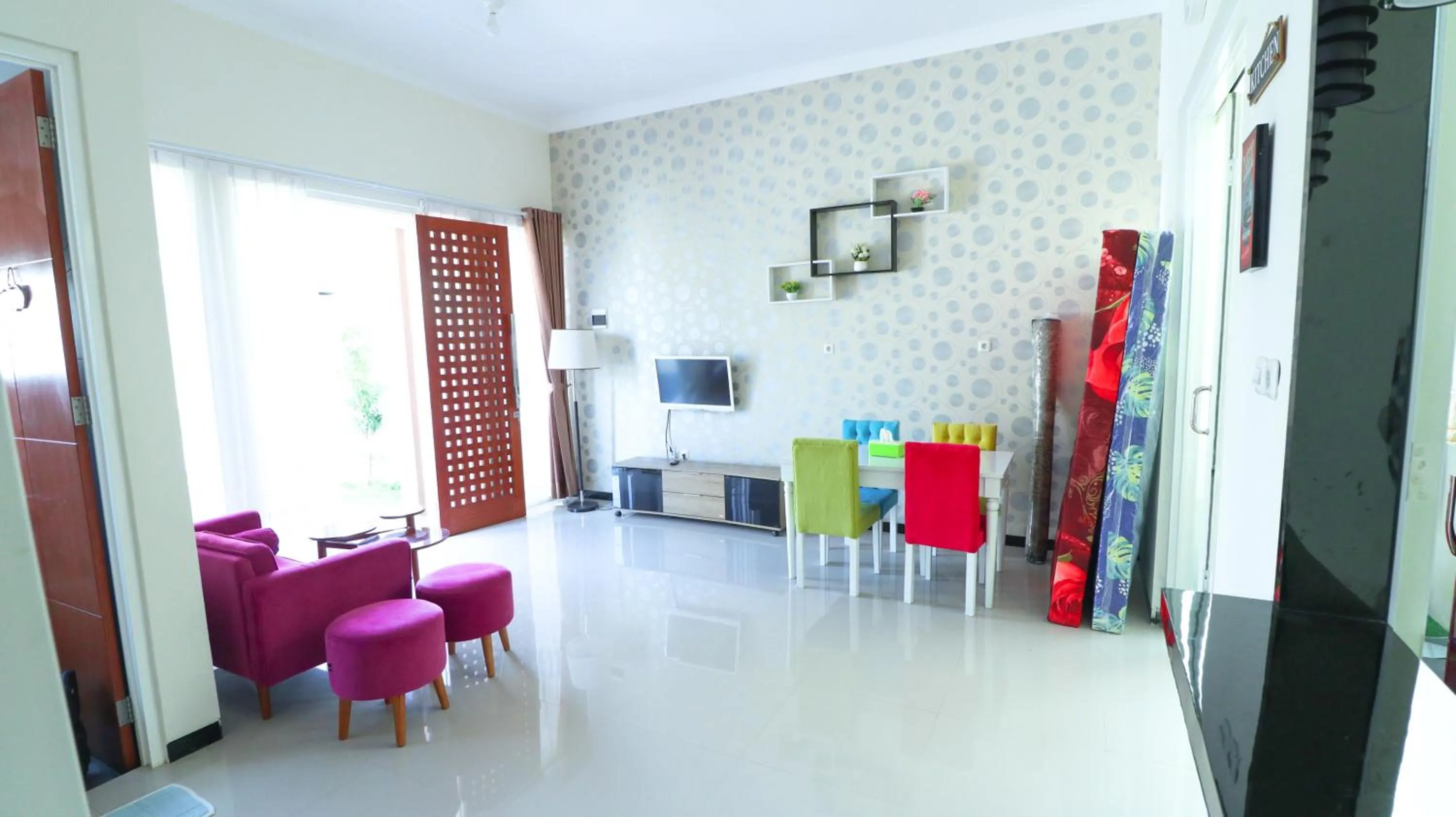 Living room in Villa Sunday by Masterpiecevilla