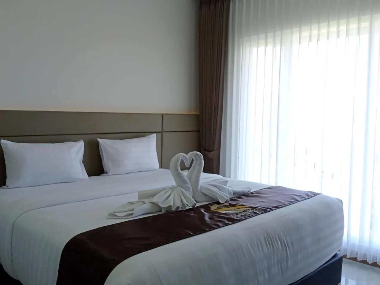 Bed in Grand Samota Hotel