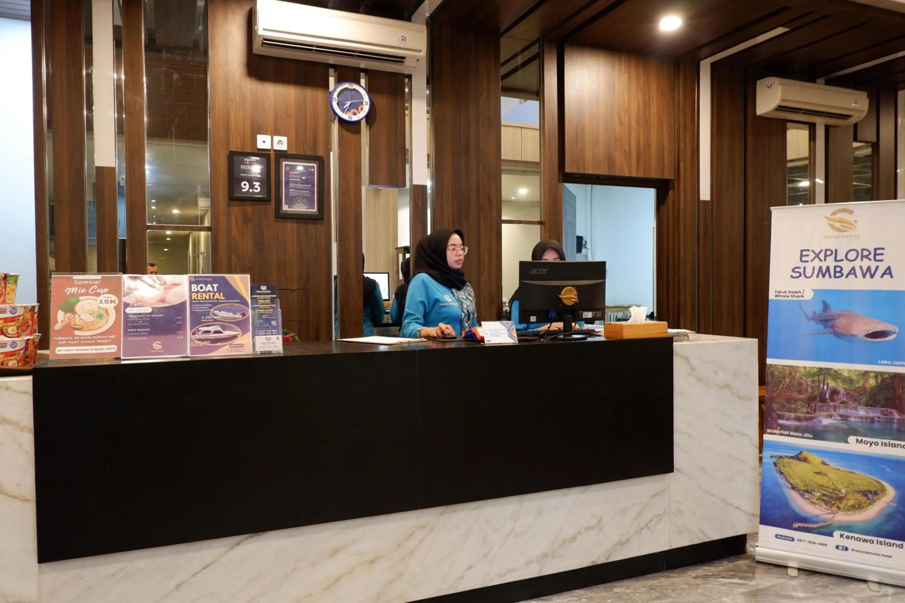 Lobby or reception in Grand Samota Hotel