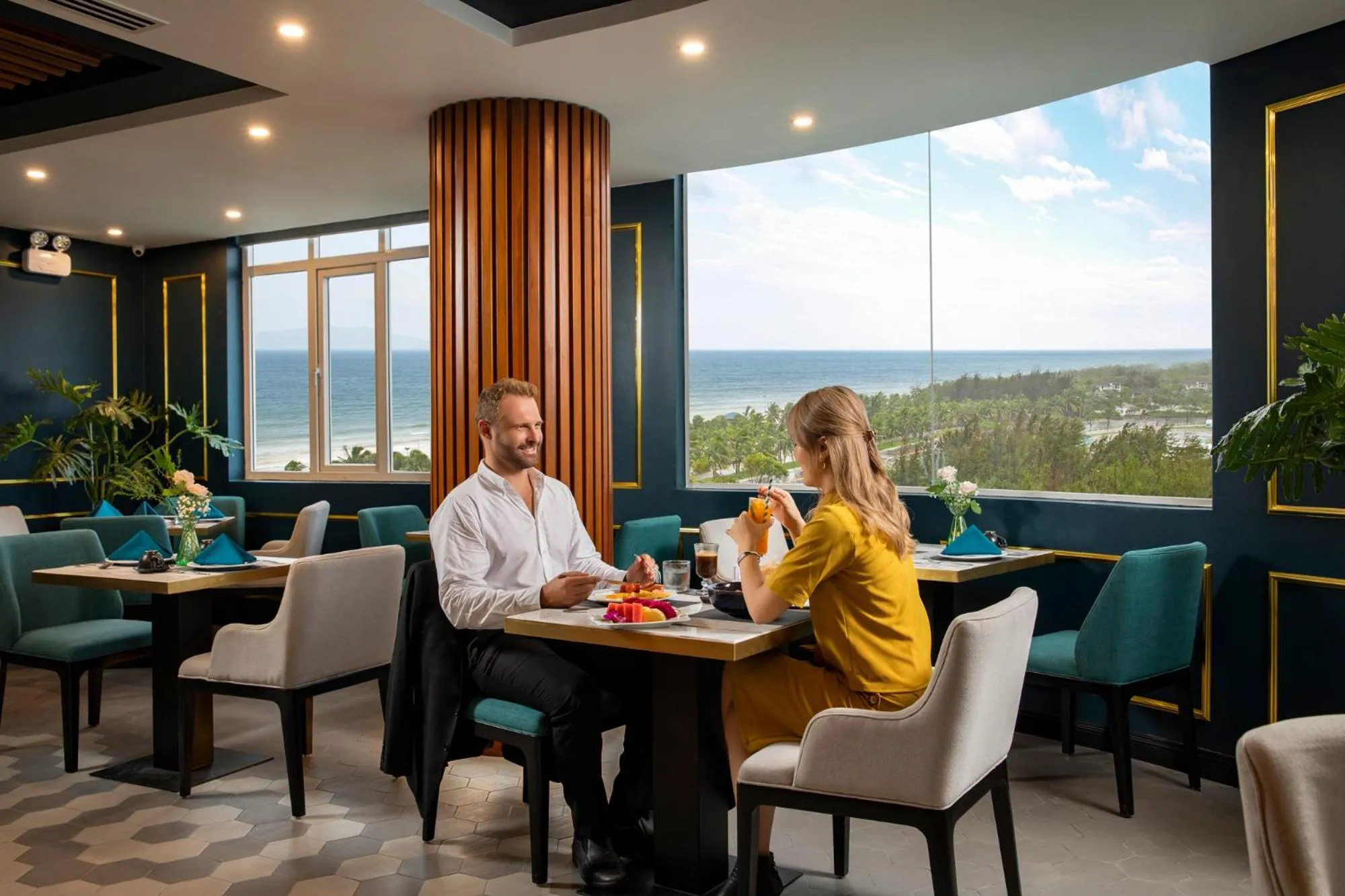 Restaurant/places to eat in Angel Hotels Beach Danang