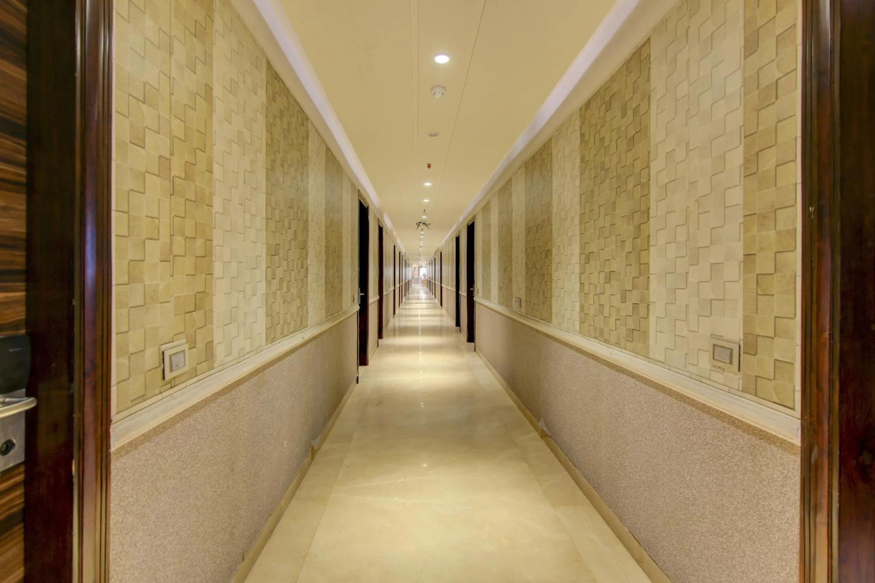 Lobby or reception in Super Townhouse OAK Hotel C Pearls