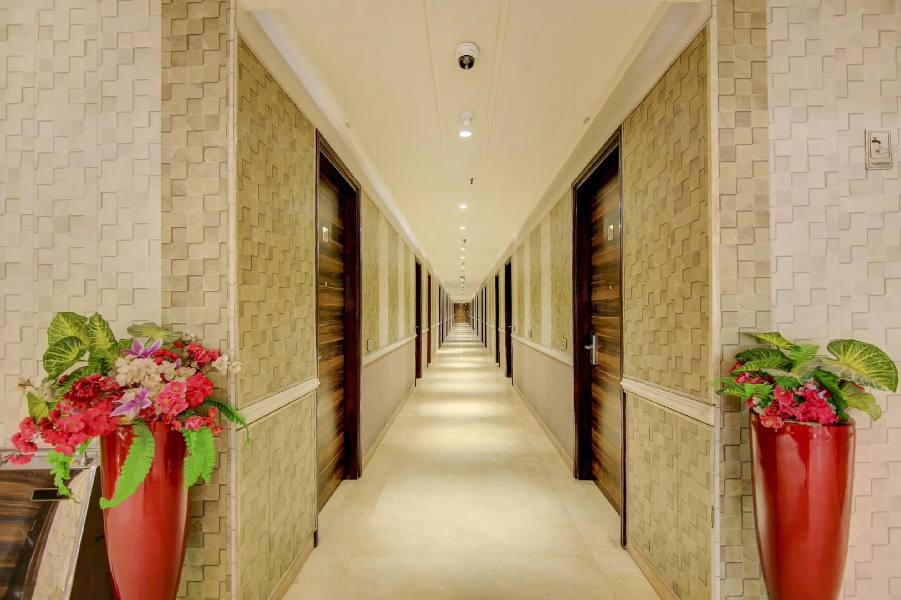 Lobby or reception in Super Townhouse OAK Hotel C Pearls