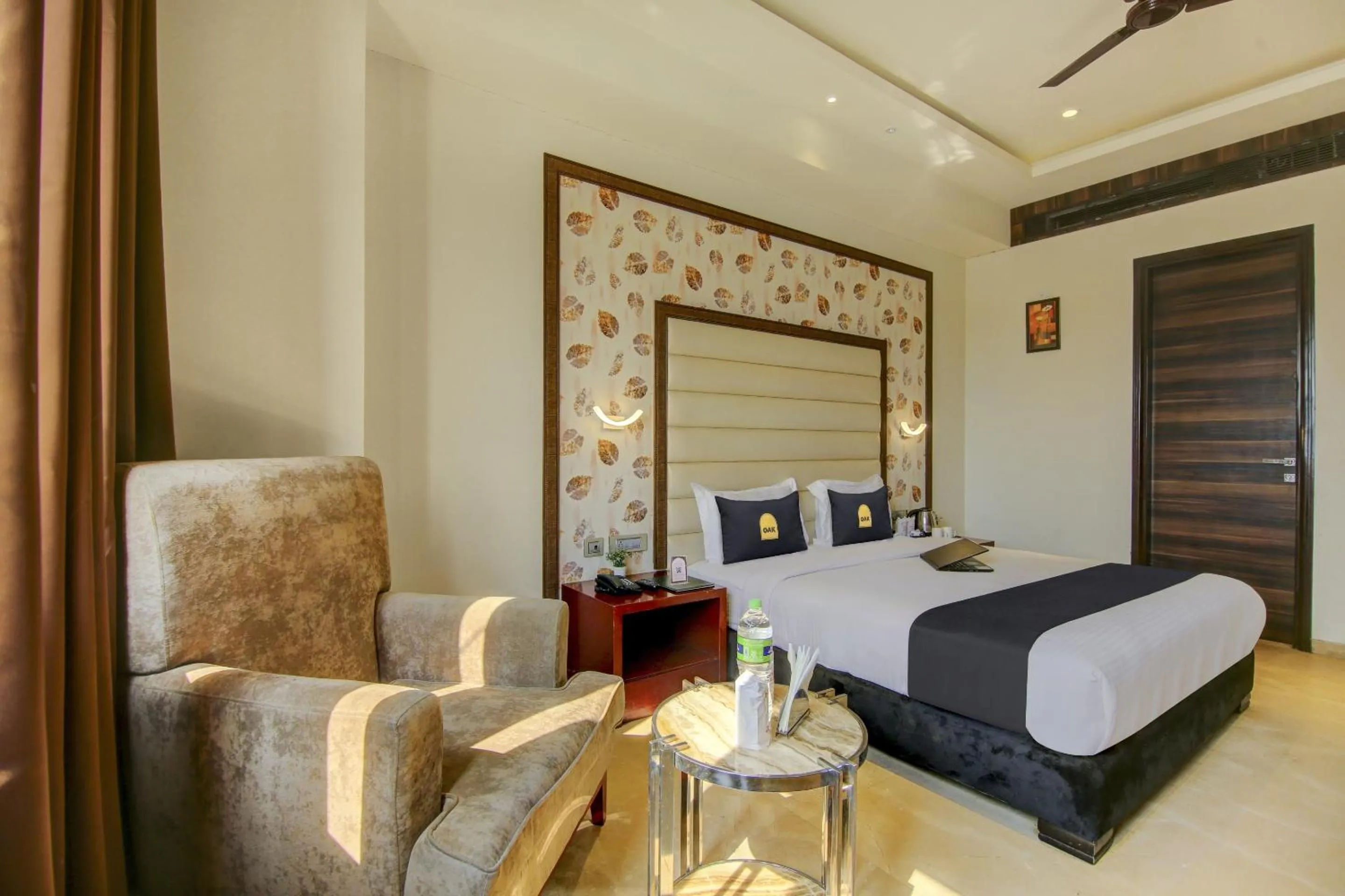 Bedroom, Bed in Super Townhouse OAK Hotel C Pearls