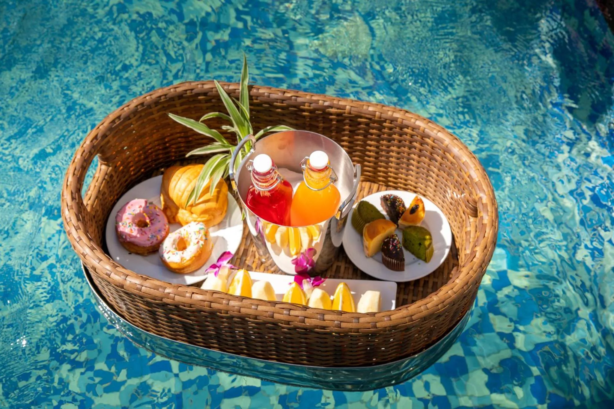 Swimming pool in Lamanga Hotel & Suites