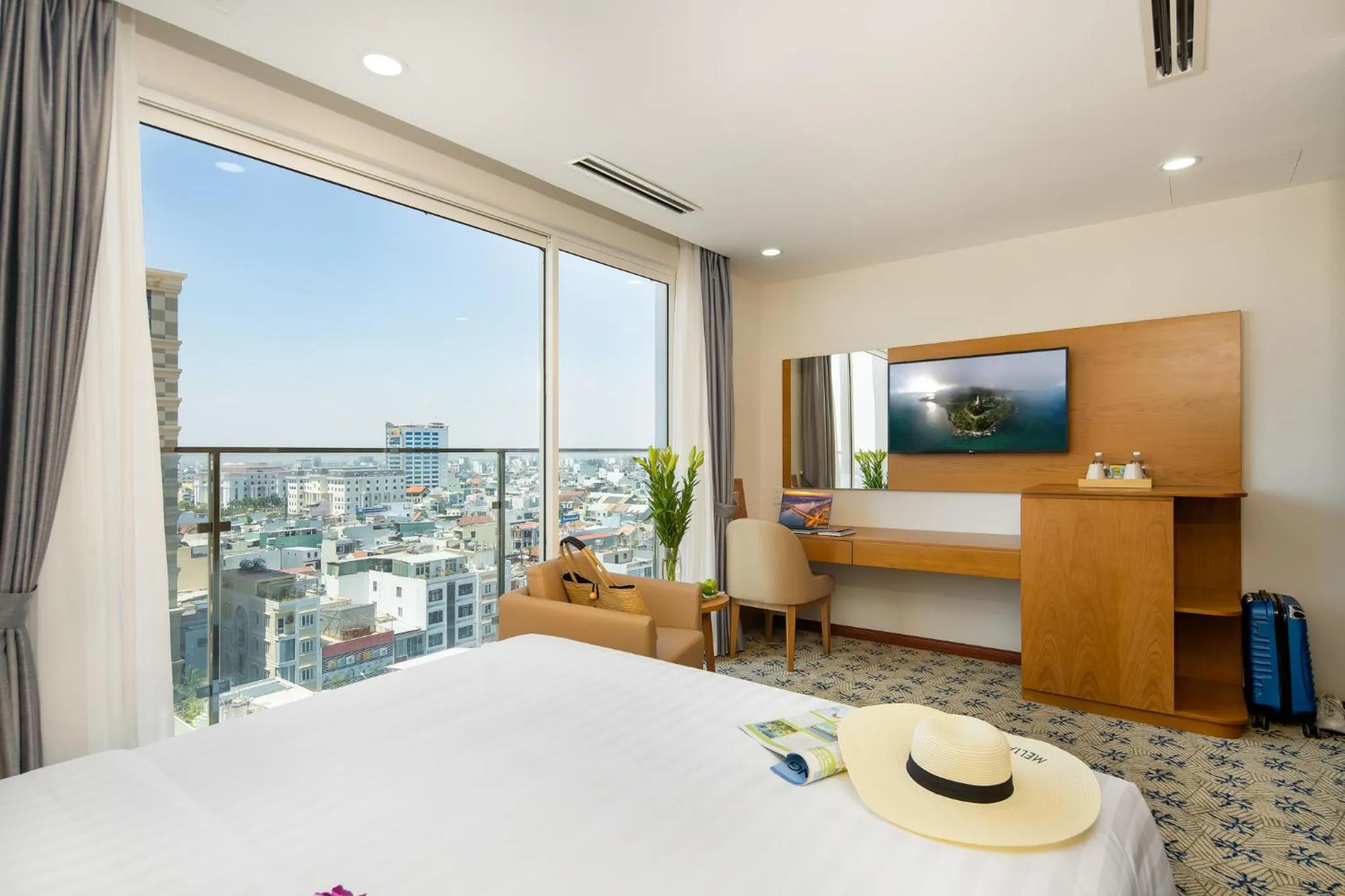 Photo of the whole room, Bed in Lamanga Hotel & Suites