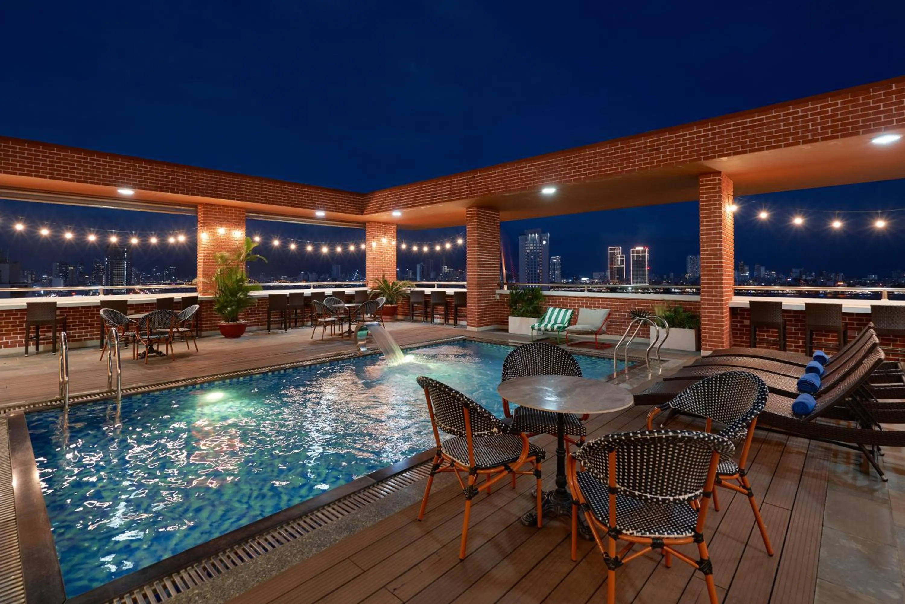 Swimming pool in Record Hotel