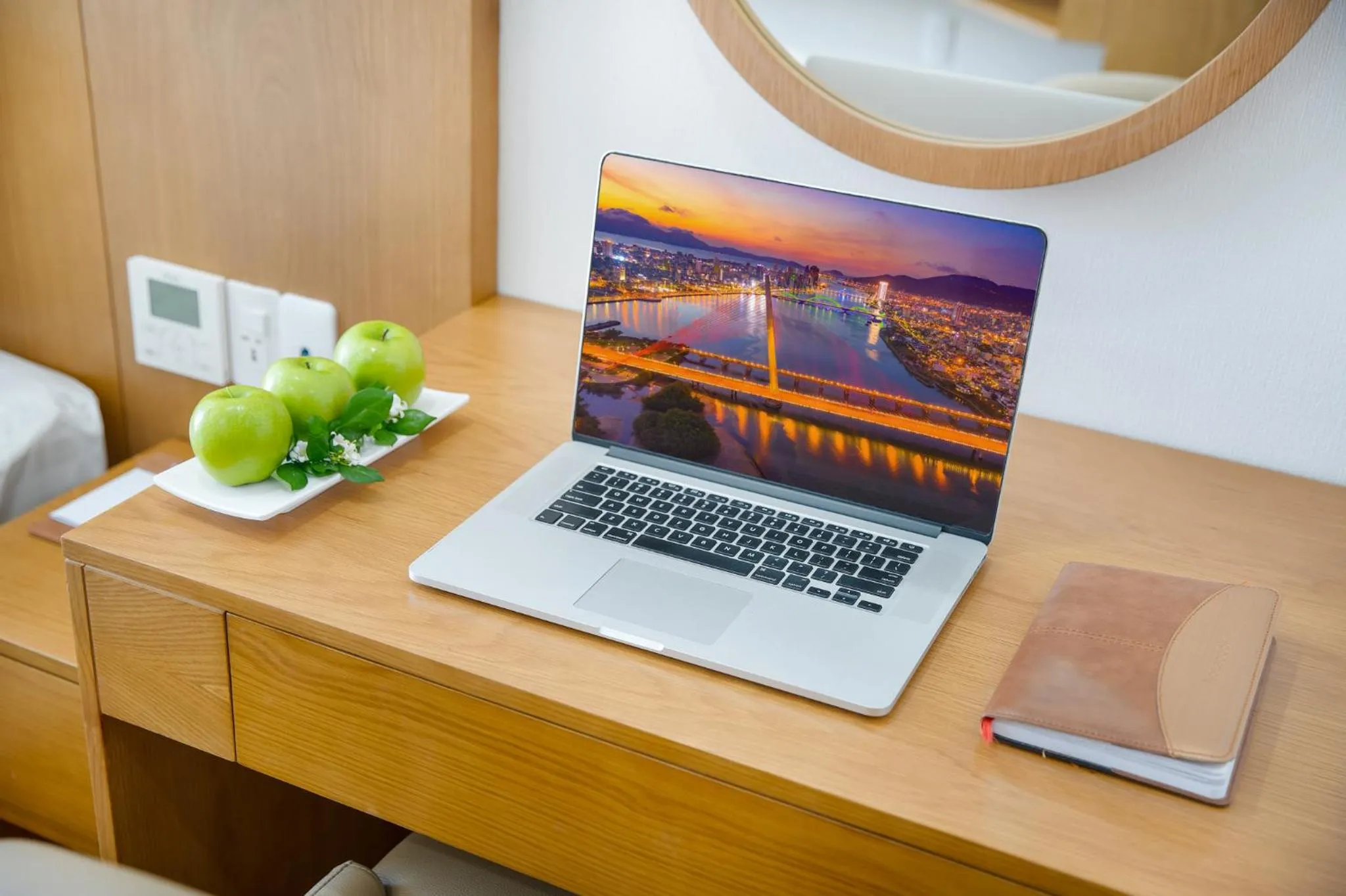 Communal lounge/ TV room in Lamanga Hotel & Suites