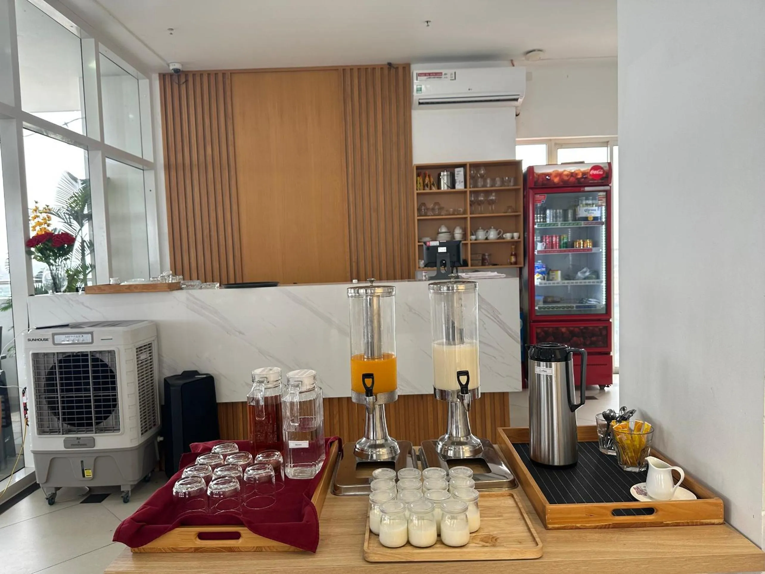 Restaurant/places to eat in Lamanga Hotel & Suites