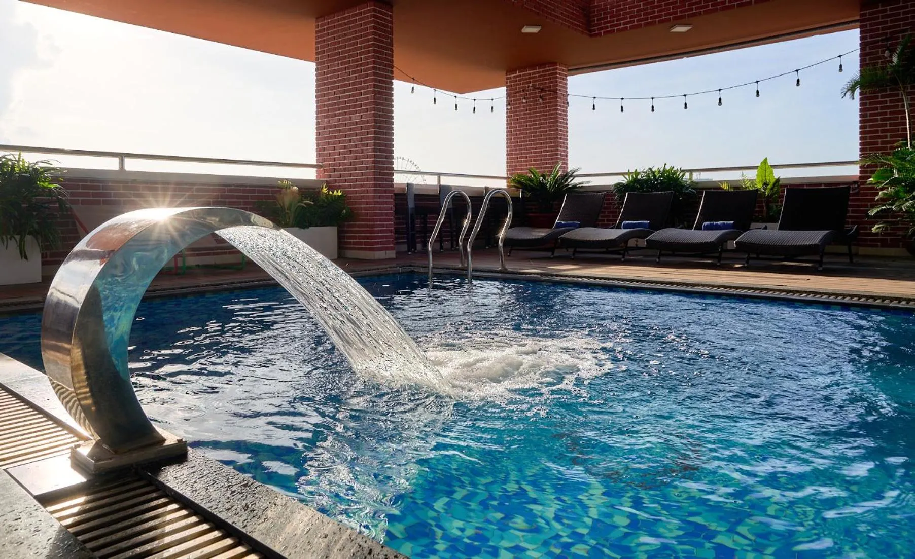 Swimming pool in Record Hotel