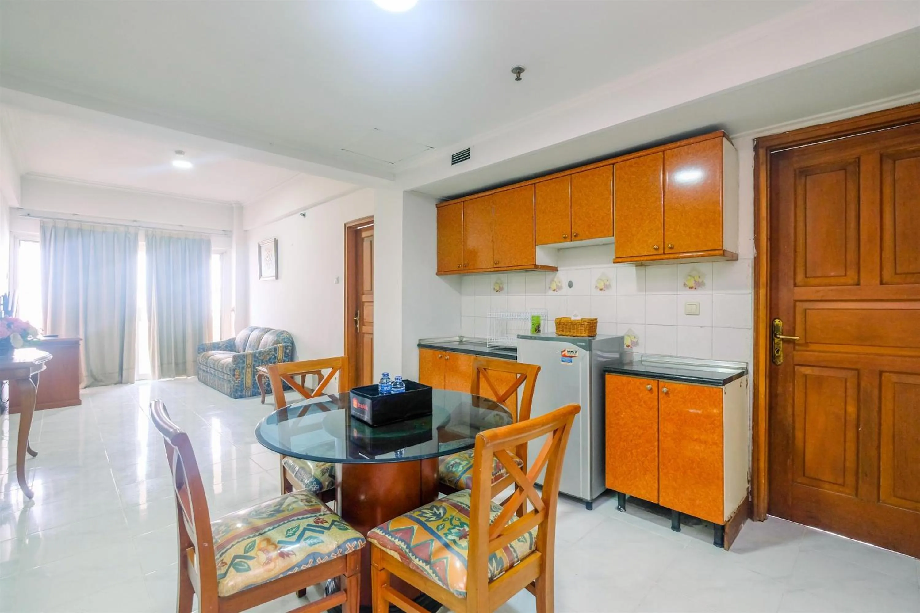 Spacious and Strategic 3BR Kondominium Juanda Apartment By Travelio