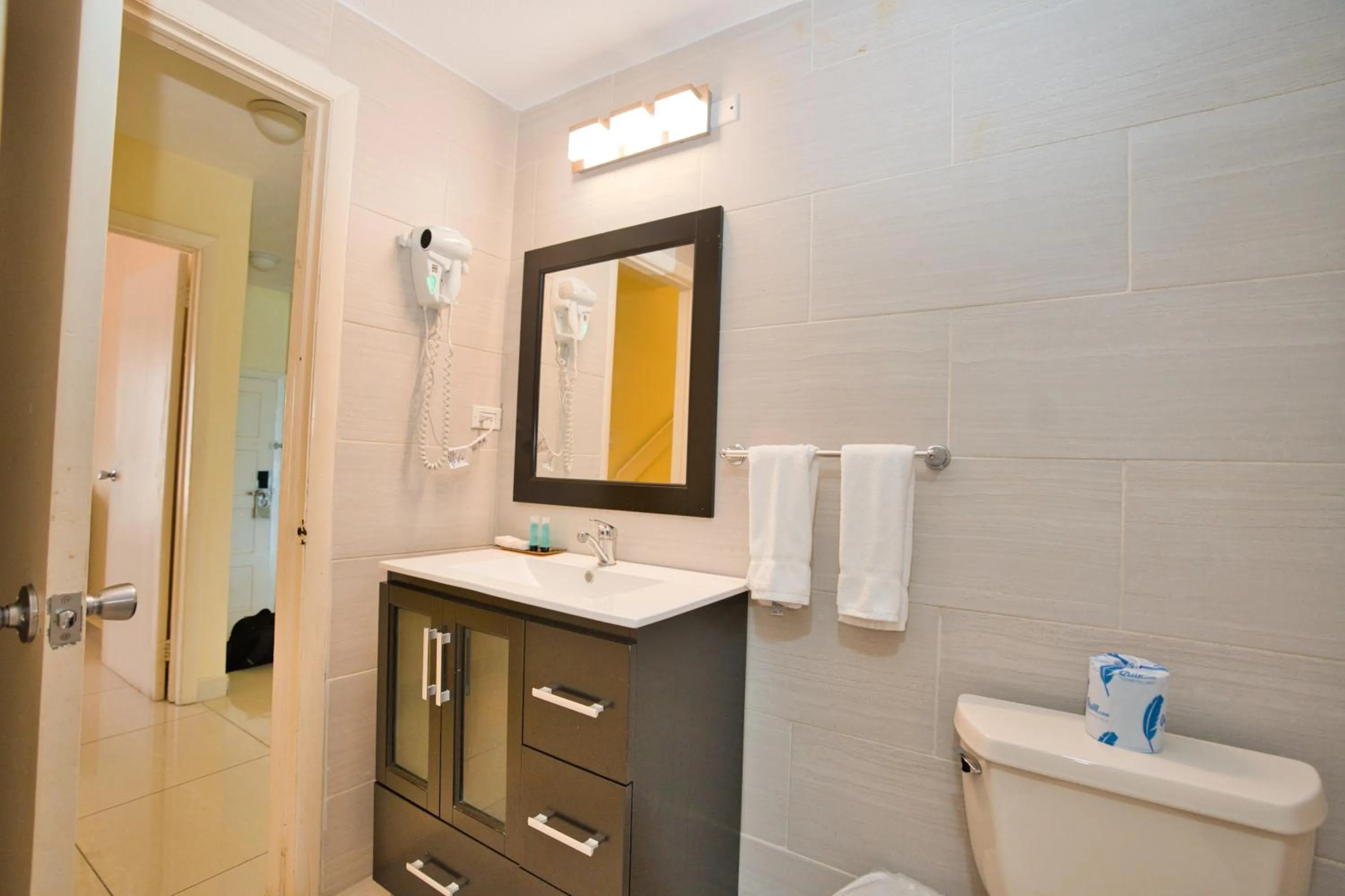 Bathroom in Horizon View Beach Hotel