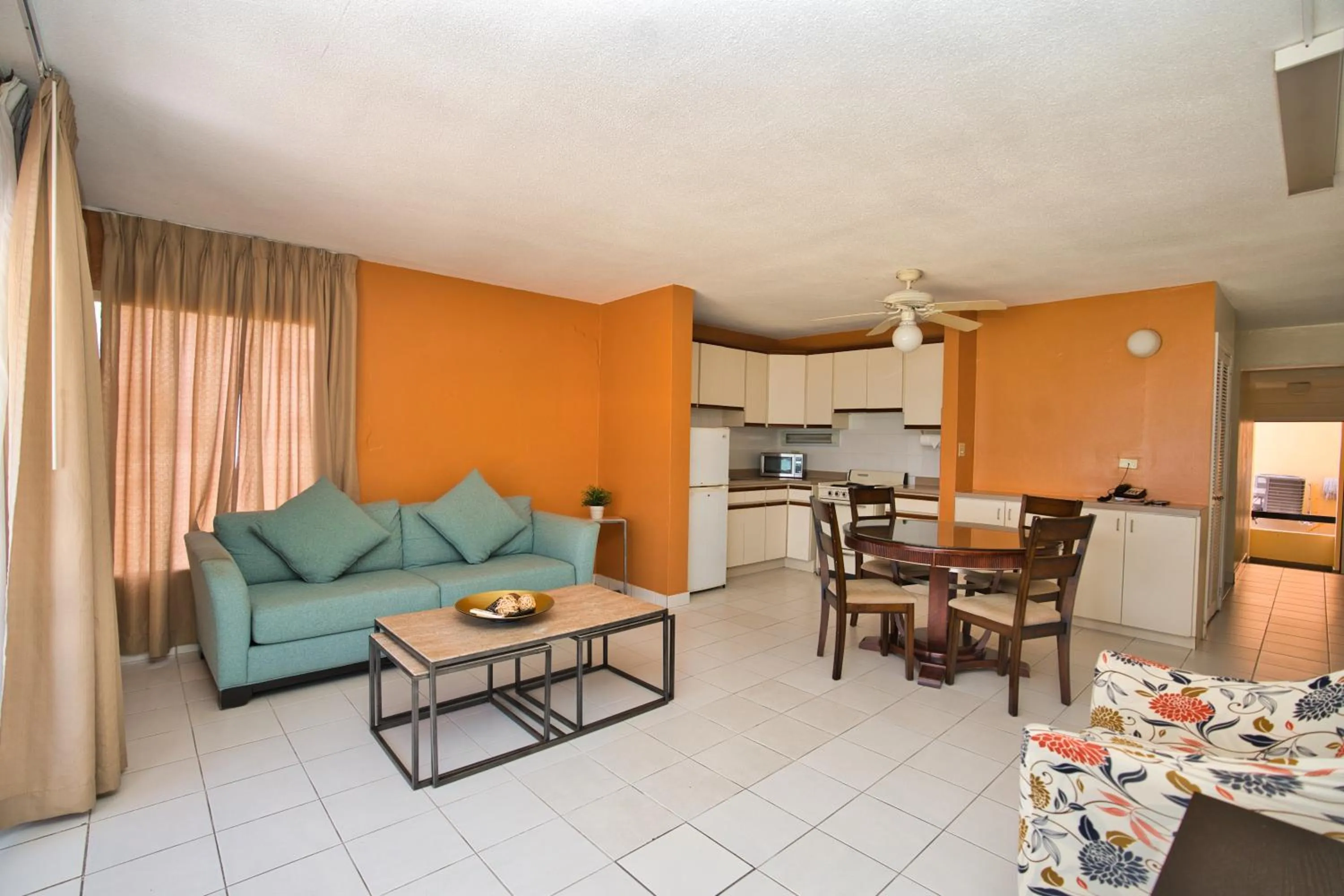Living room in Horizon View Beach Hotel