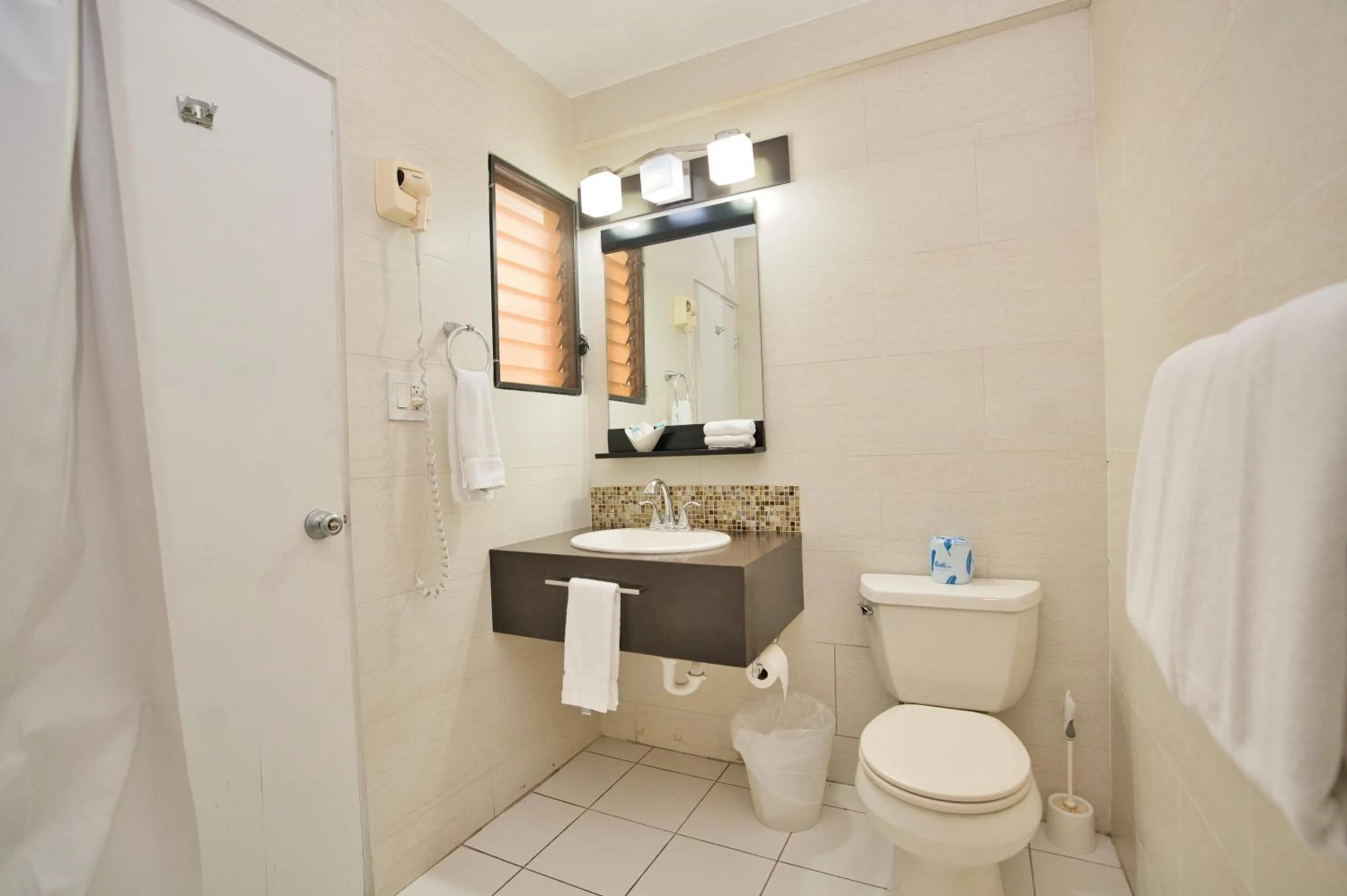 Bathroom in Horizon View Beach Hotel