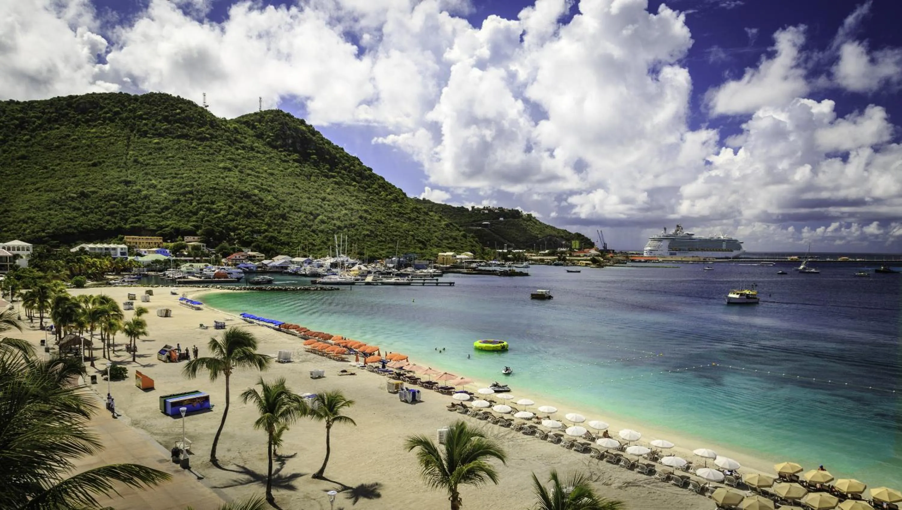 Beach in Horizon View Beach Hotel