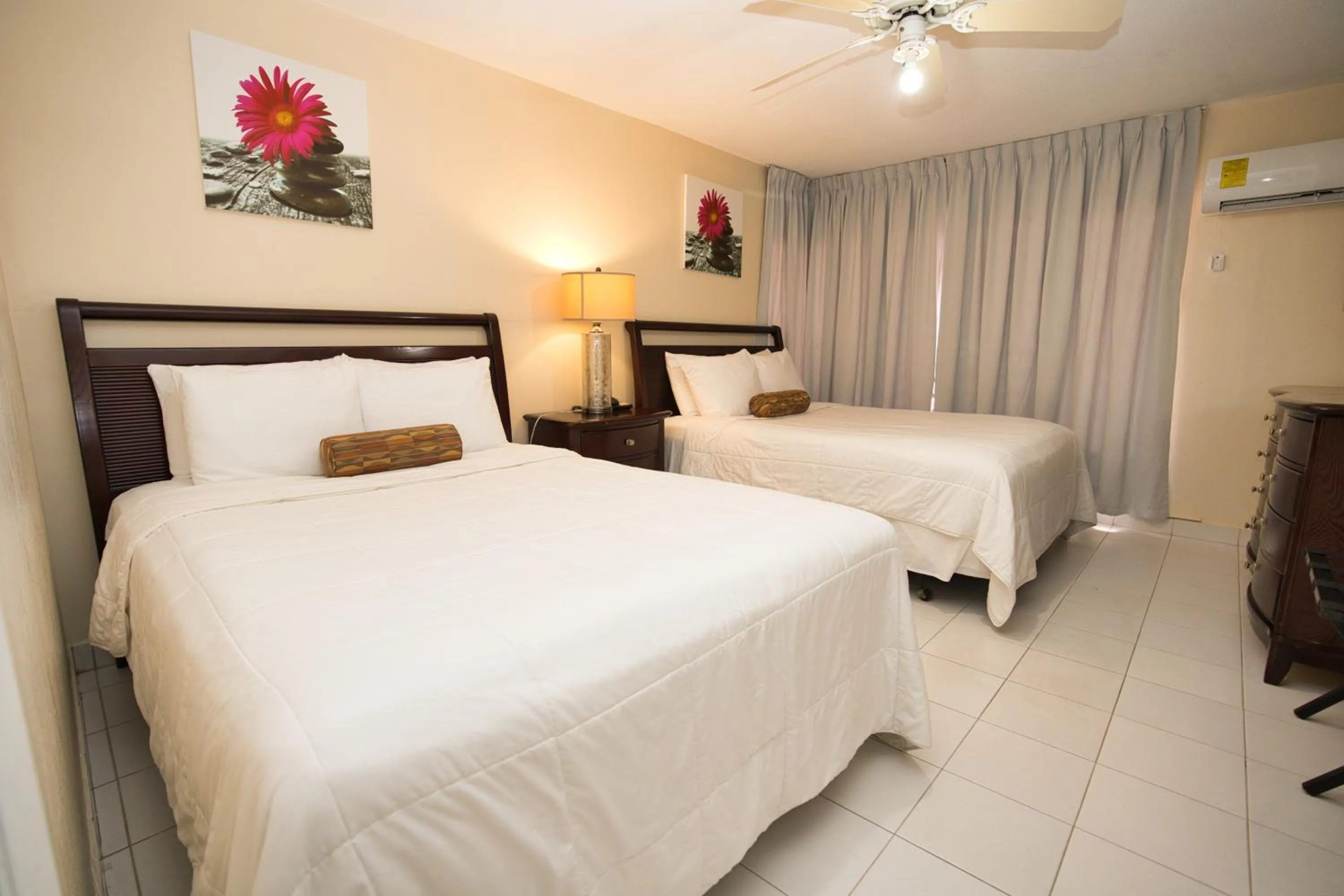 Bedroom, Bed in Horizon View Beach Hotel