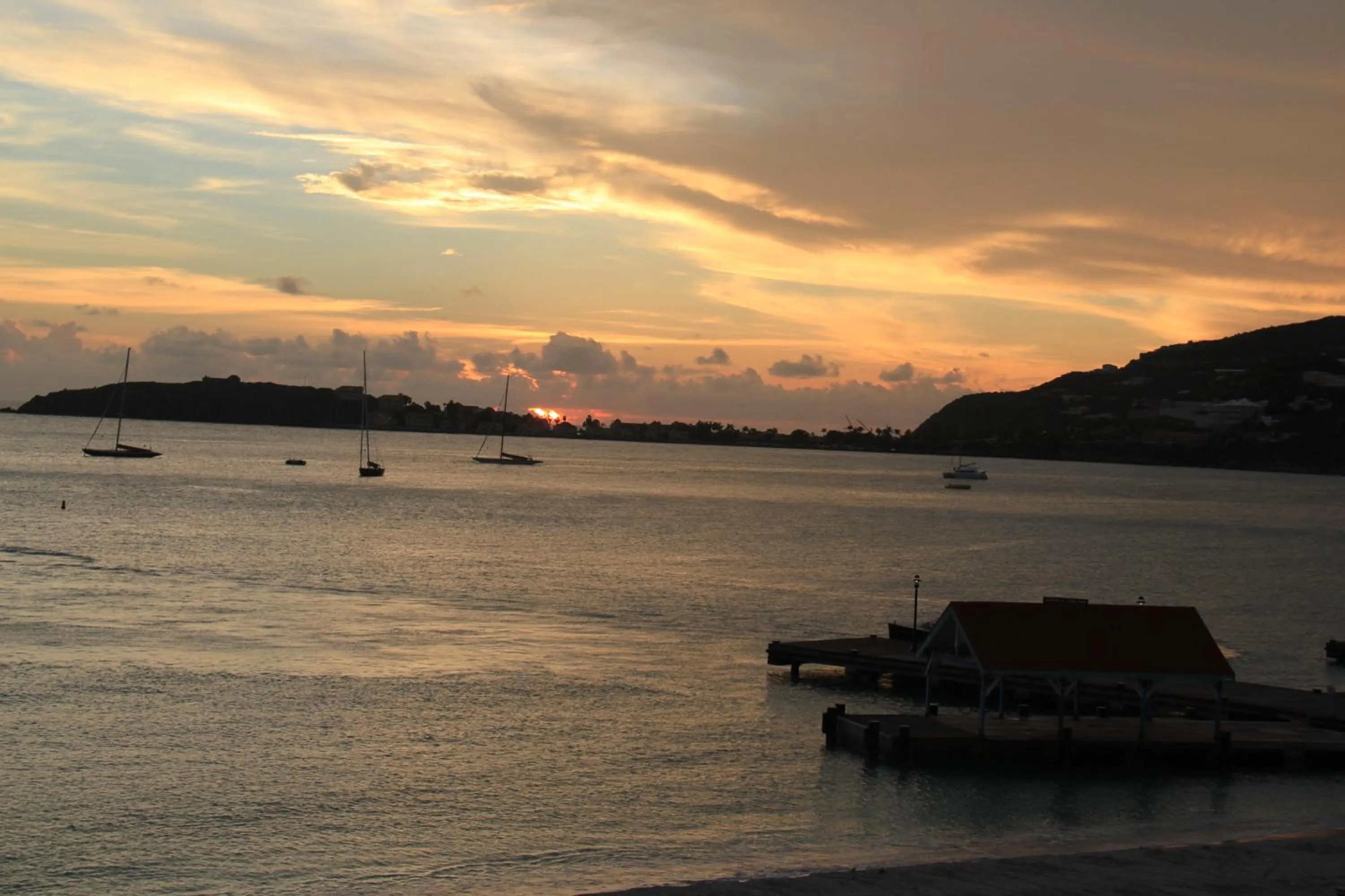 Beach in Horizon View Beach Hotel