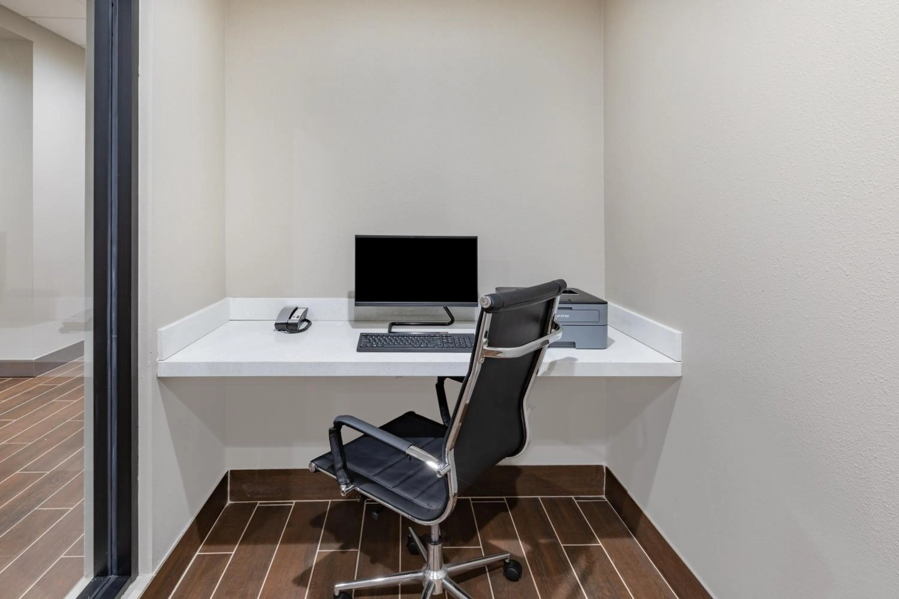 Business facilities in Hawthorn Extended Stay by Wyndham Oklahoma City Airport