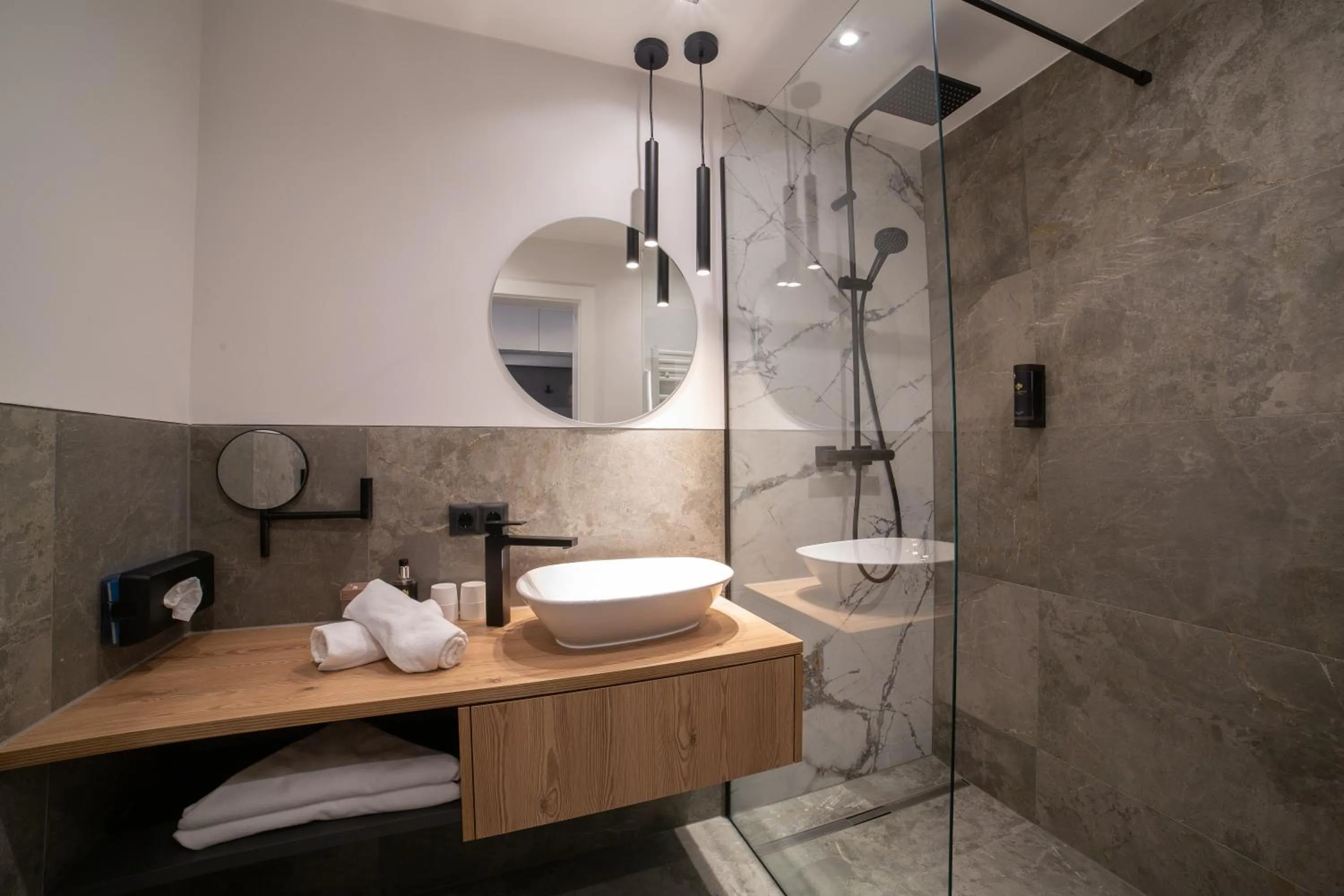 Shower in Hotel Alpenblick