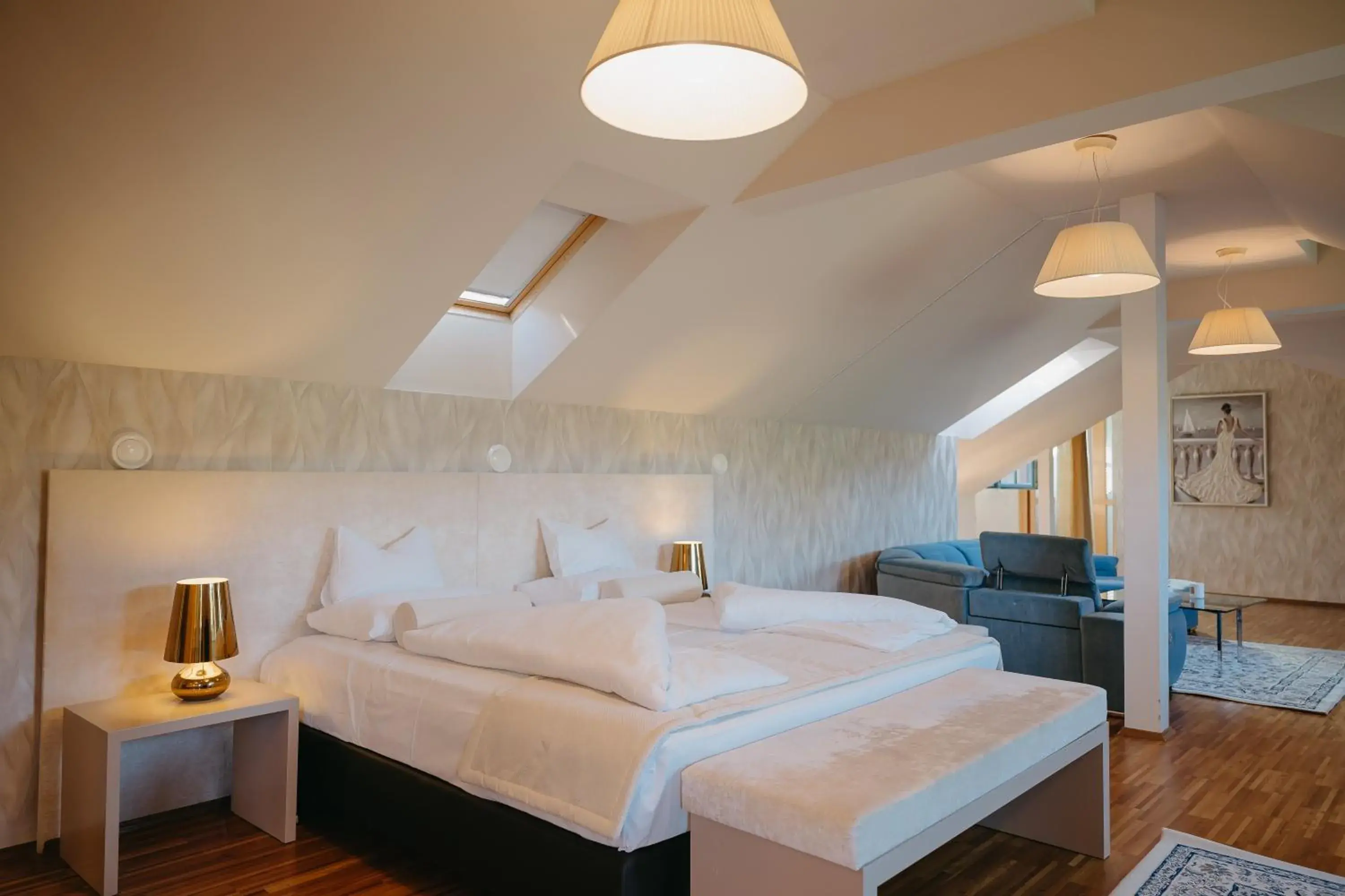 King Suite with Spa Bath - single occupancy in Hotel Albizia King Suite with Spa Bath - single occupancy in Hotel Albizia