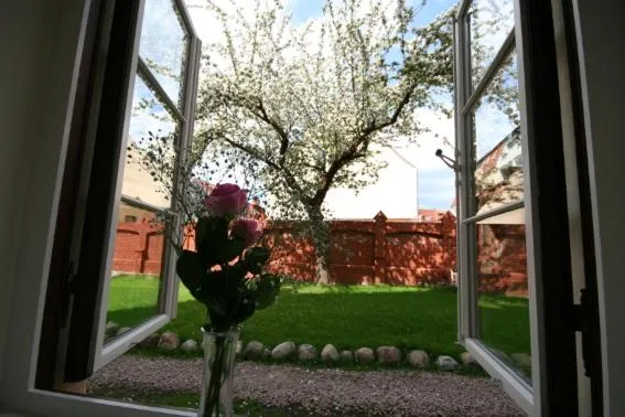 Garden view in Hotel Denkmal 13 Wismar