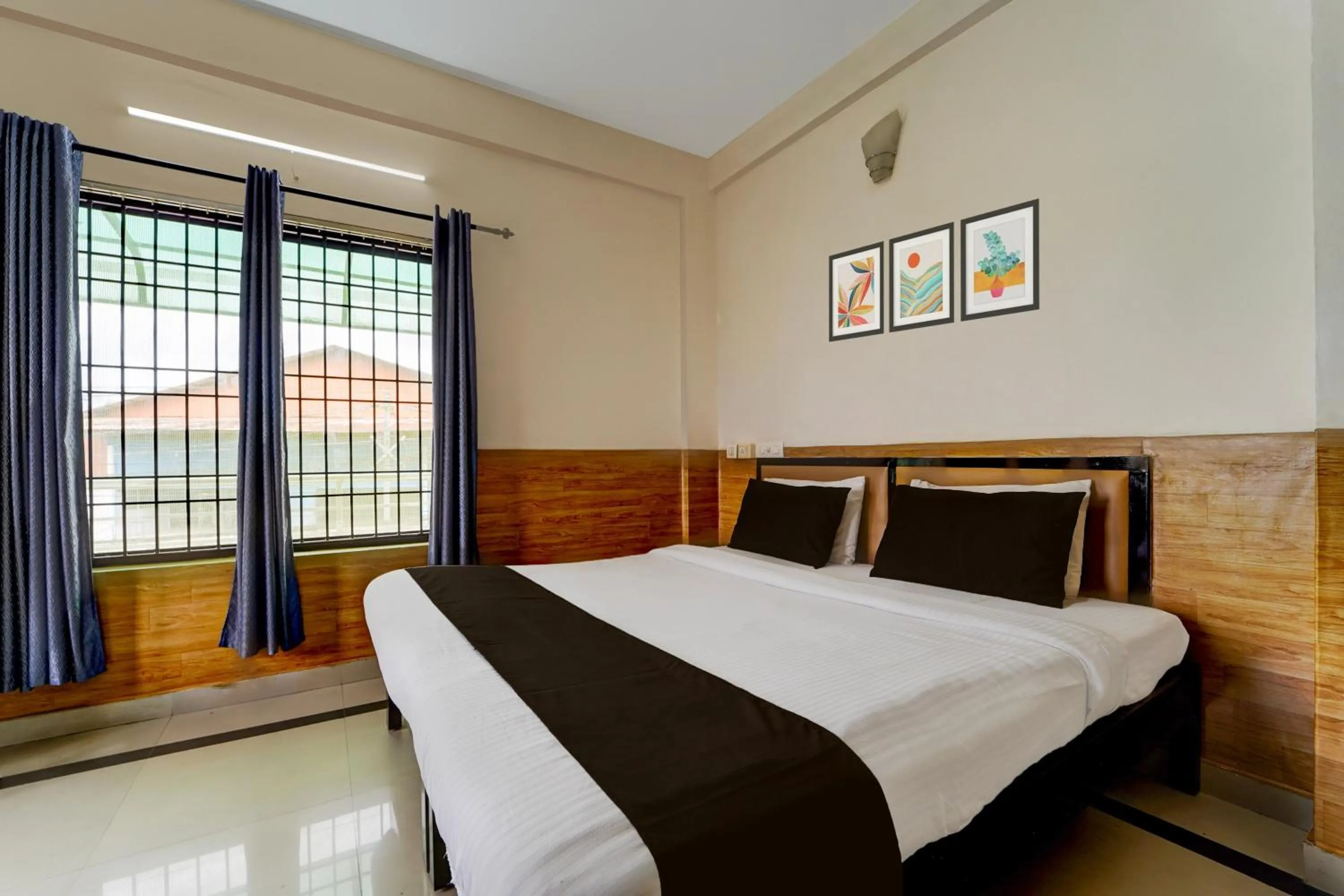 Bedroom, Bed in Hotel O Kollamkudimughal Kakkanad Formerly Diamond Inn