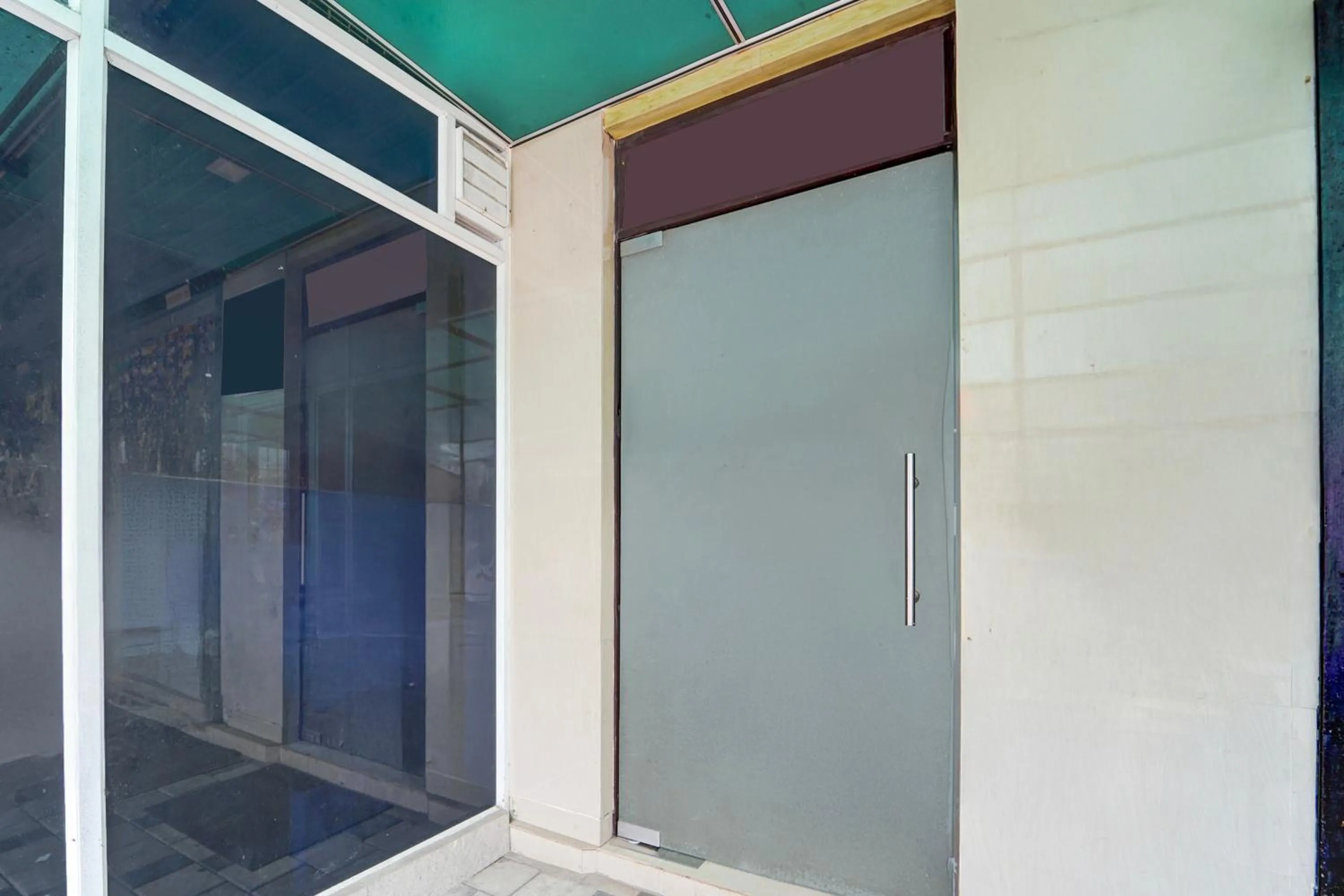 Facade/entrance in Hotel O Kollamkudimughal Kakkanad Formerly Diamond Inn