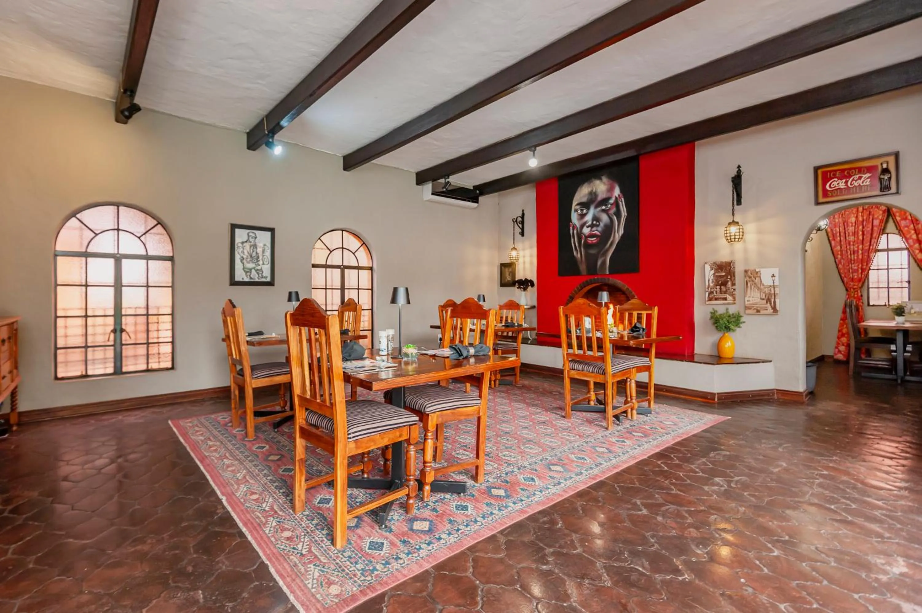Dining area in Airport Tower Lodge