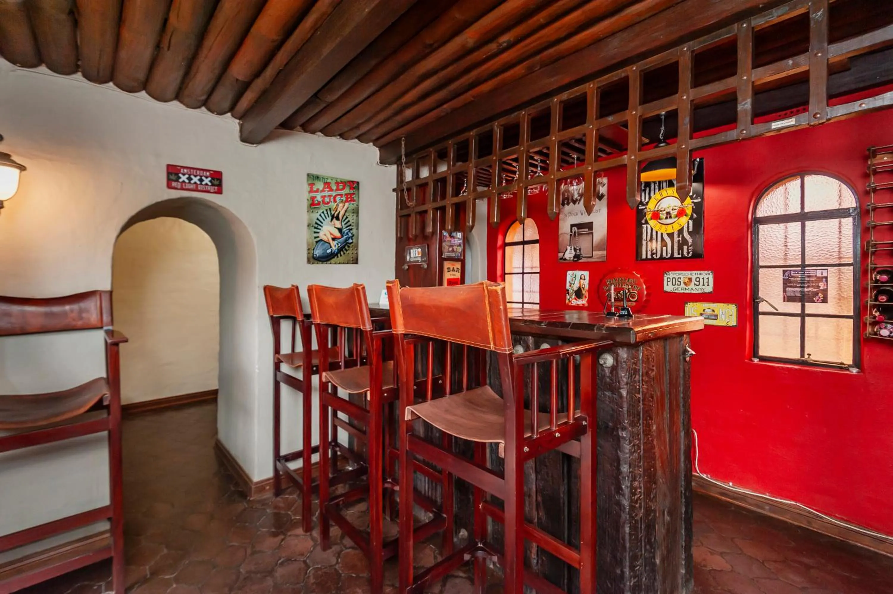 Lounge or bar in Airport Tower Lodge