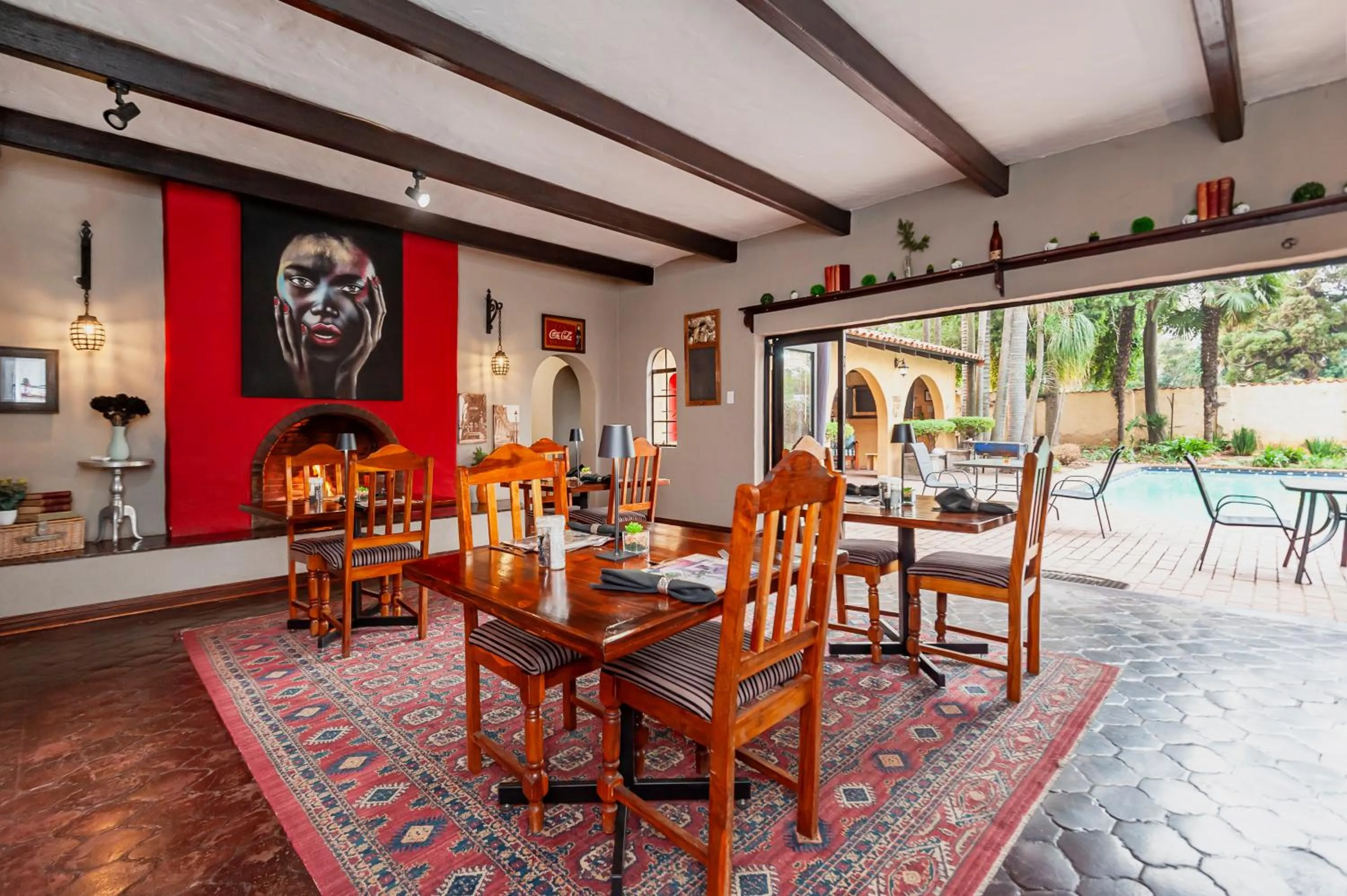 Dining area in Airport Tower Lodge