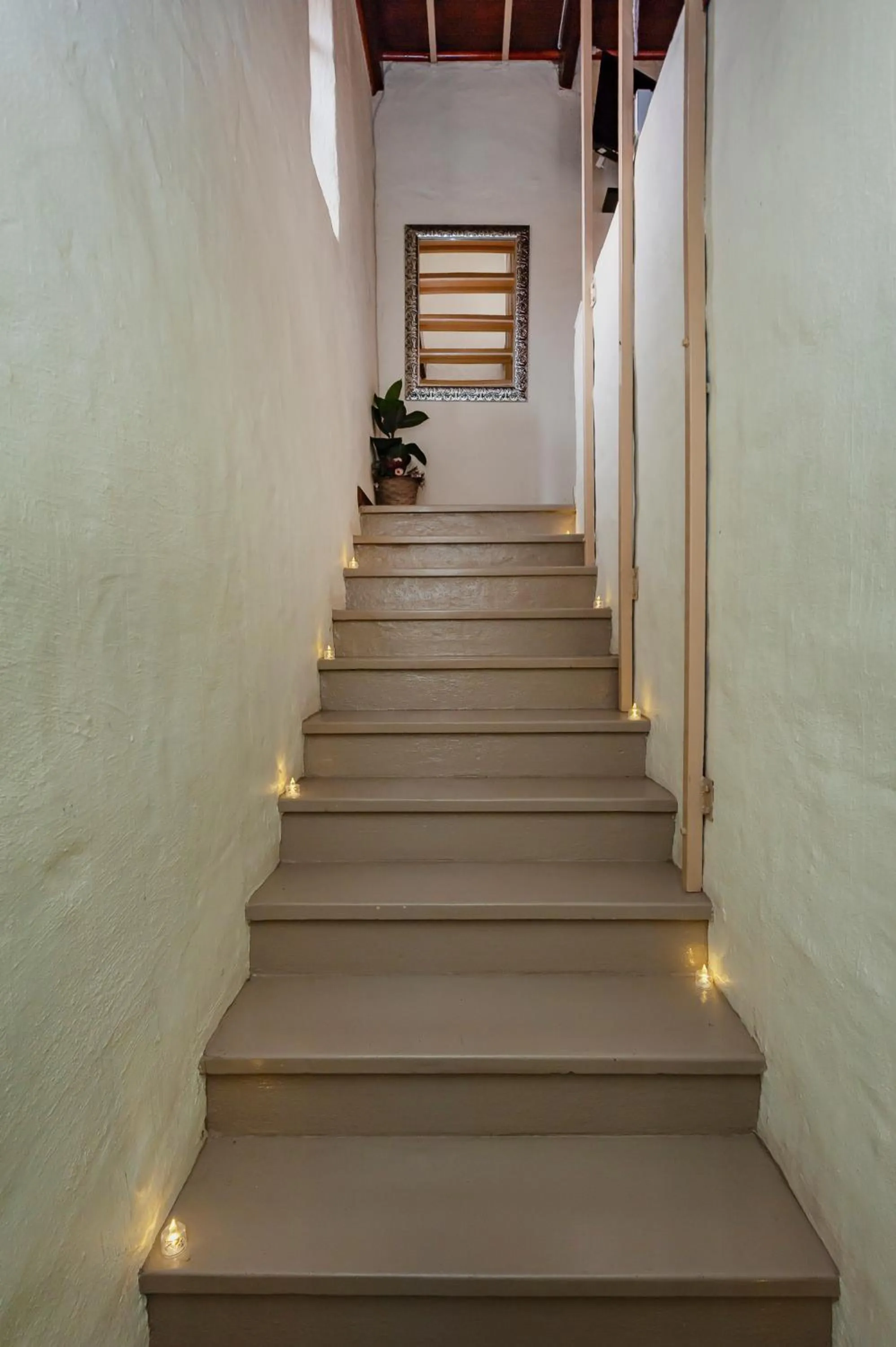 Property building in Airport Tower Lodge