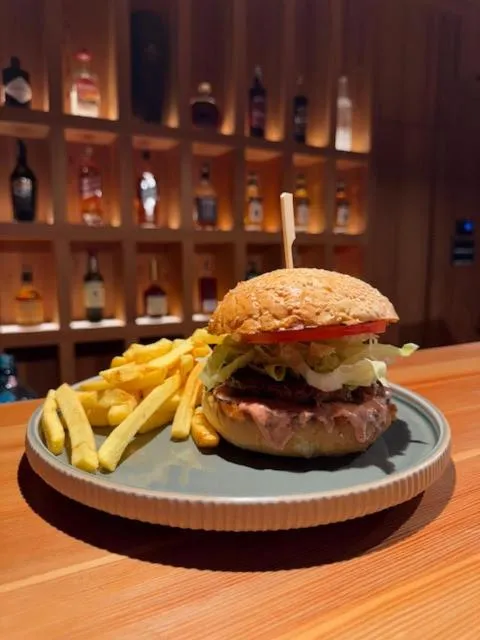 Restaurant/places to eat in Hotel Osmolis