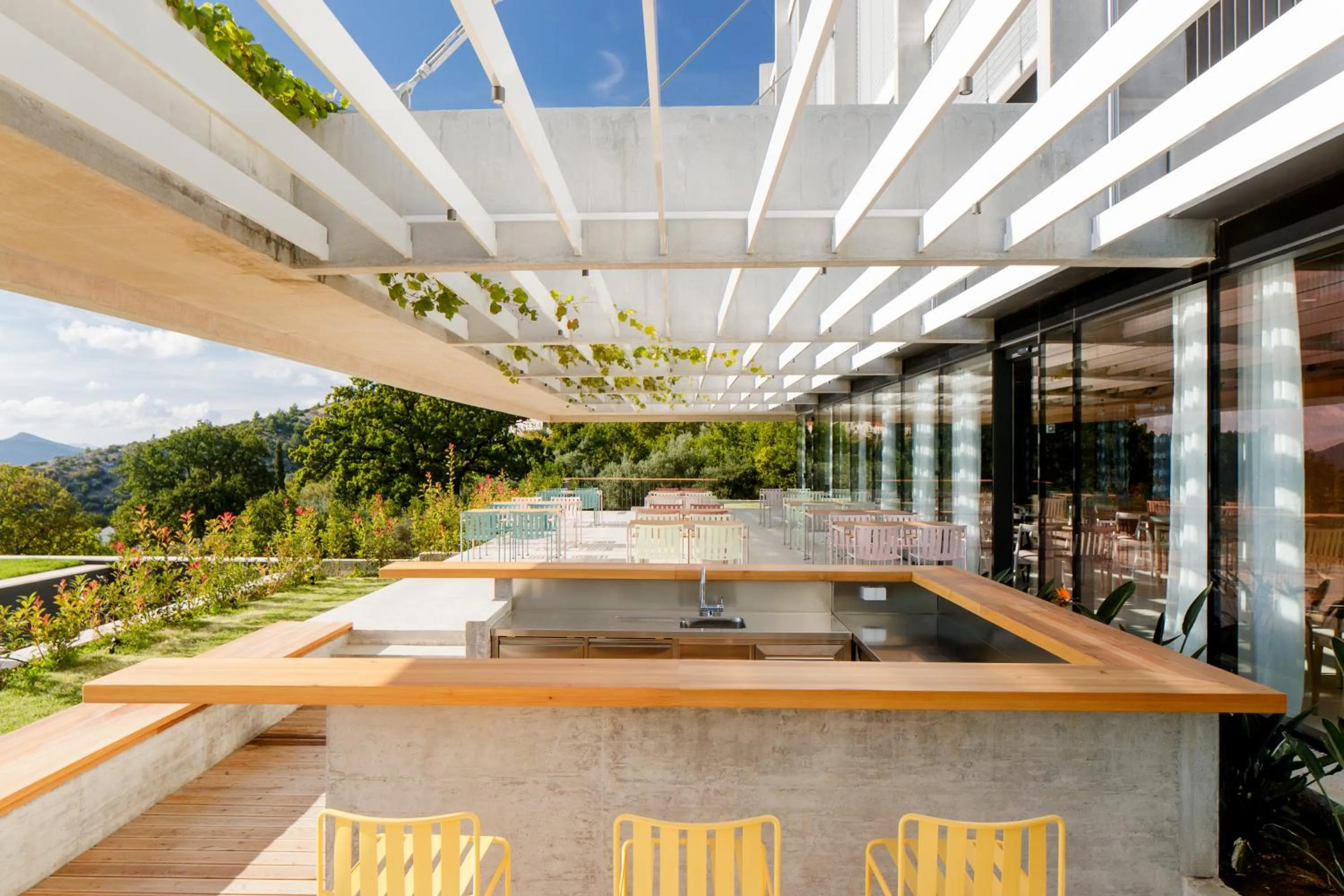 Restaurant/places to eat in Hotel Osmolis