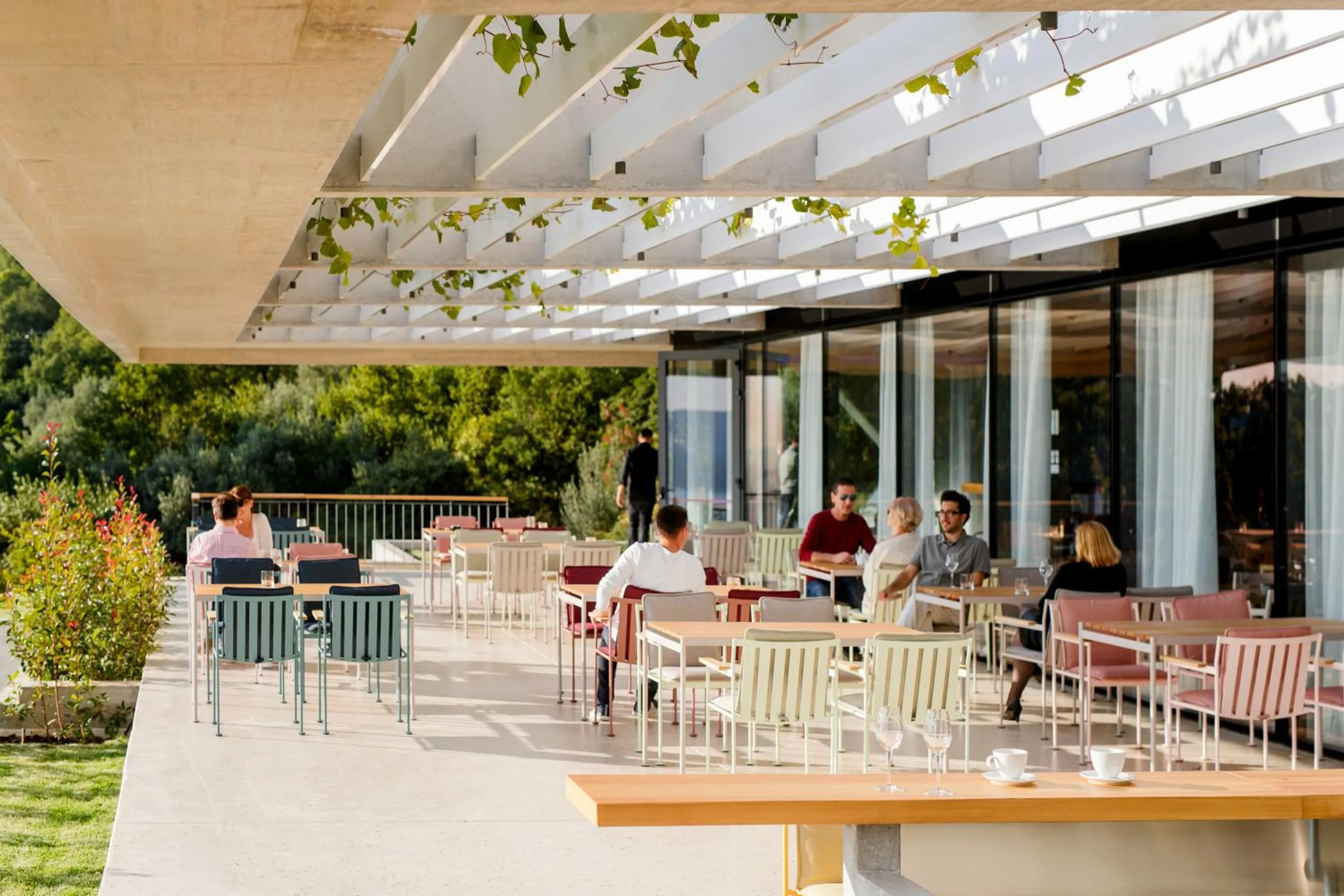 Restaurant/places to eat in Hotel Osmolis