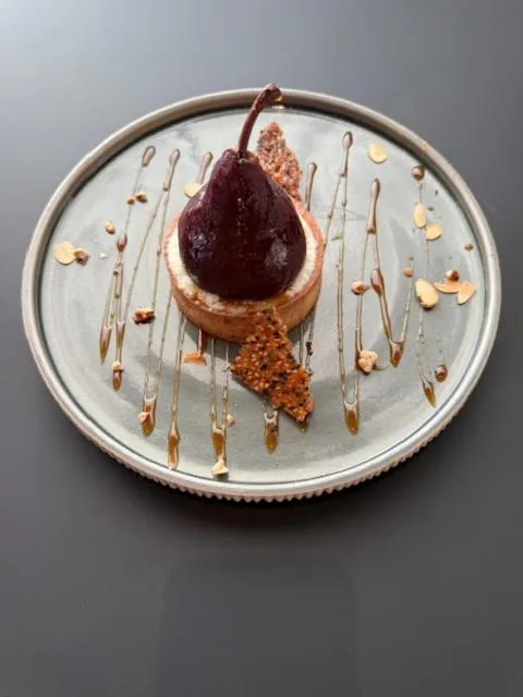 Restaurant/places to eat in Hotel Osmolis