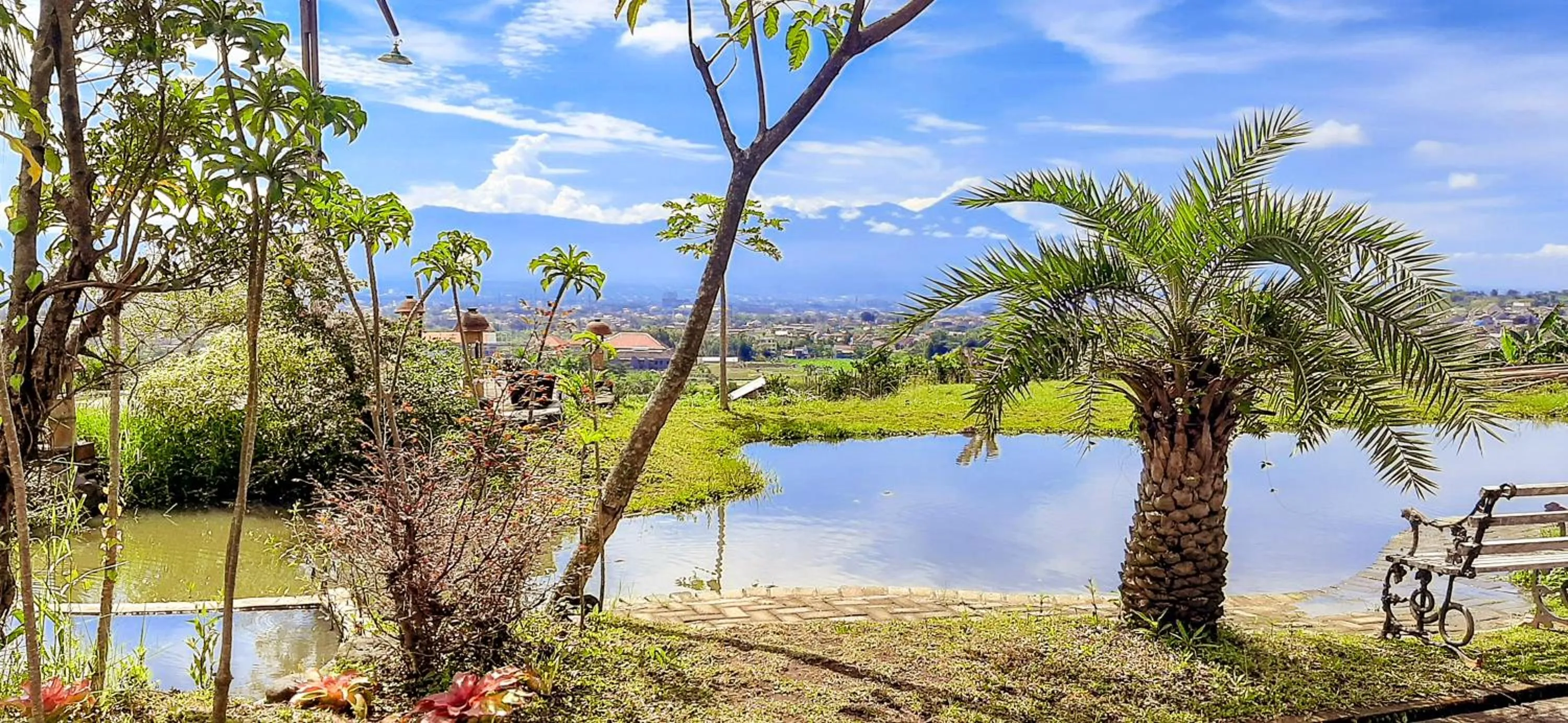 Lake view in Villa Kebun Jeruk Syariah Malang by ecommerceloka
