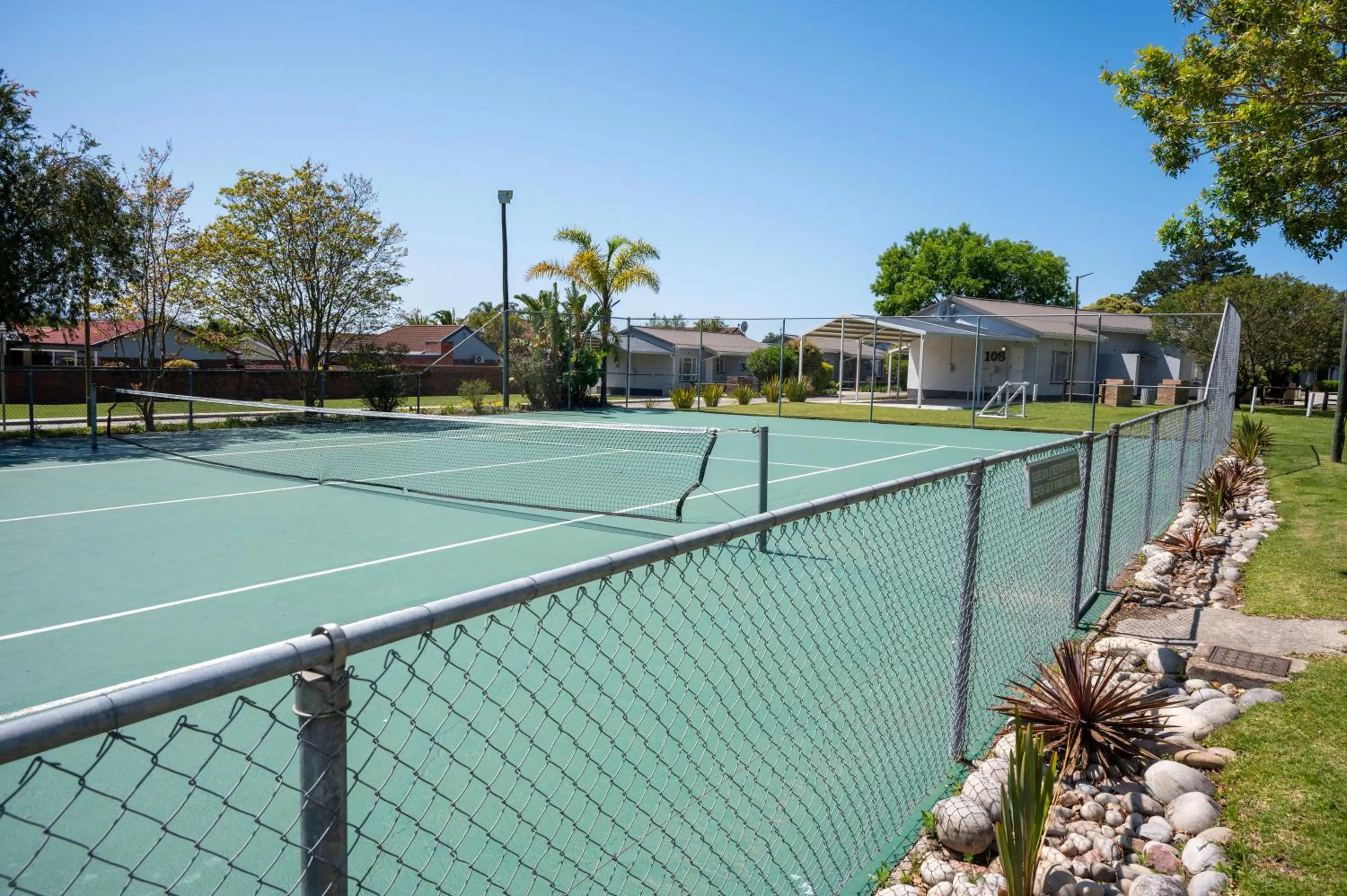 Tennis court in Pine Lodge George