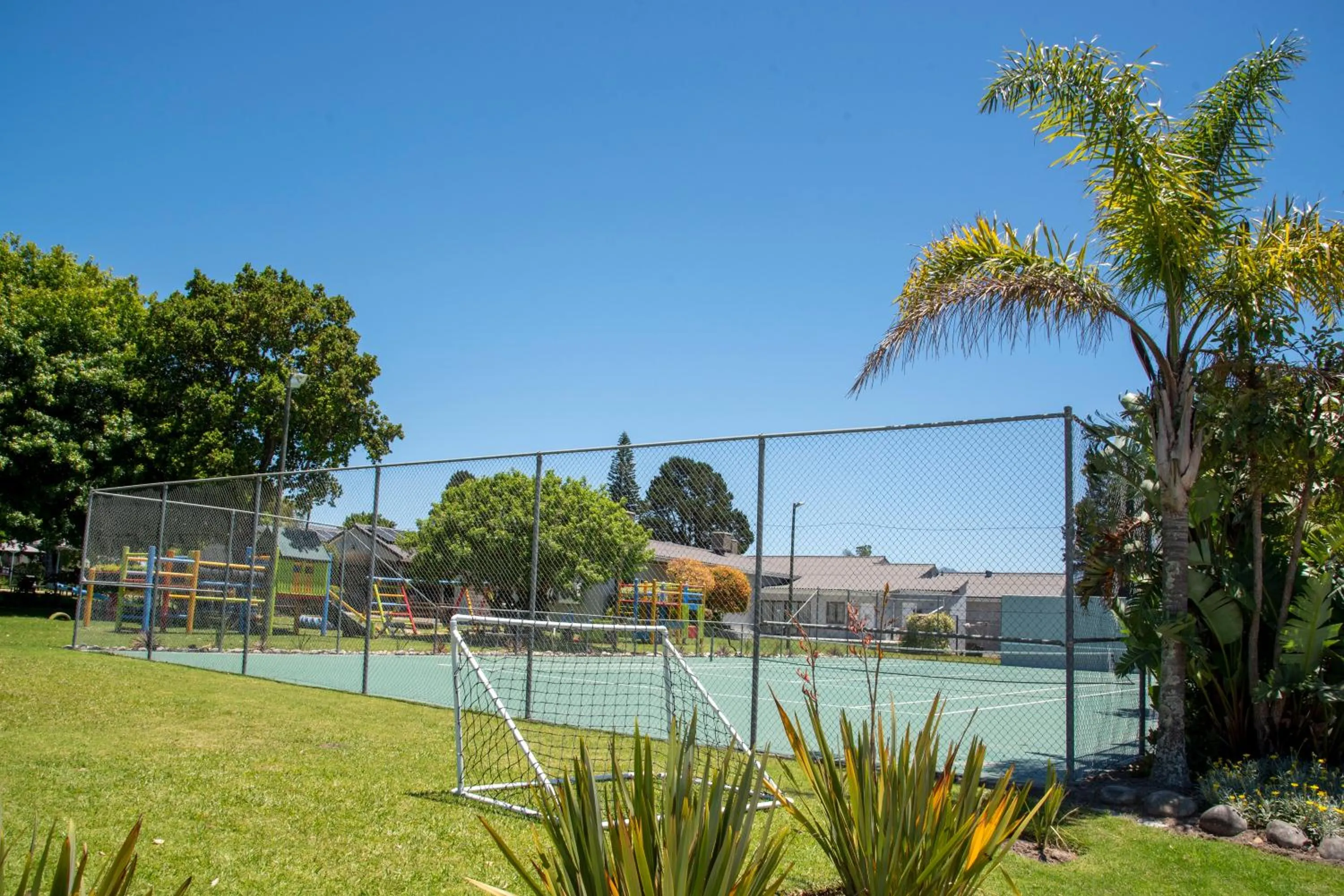 Day in Pine Lodge George