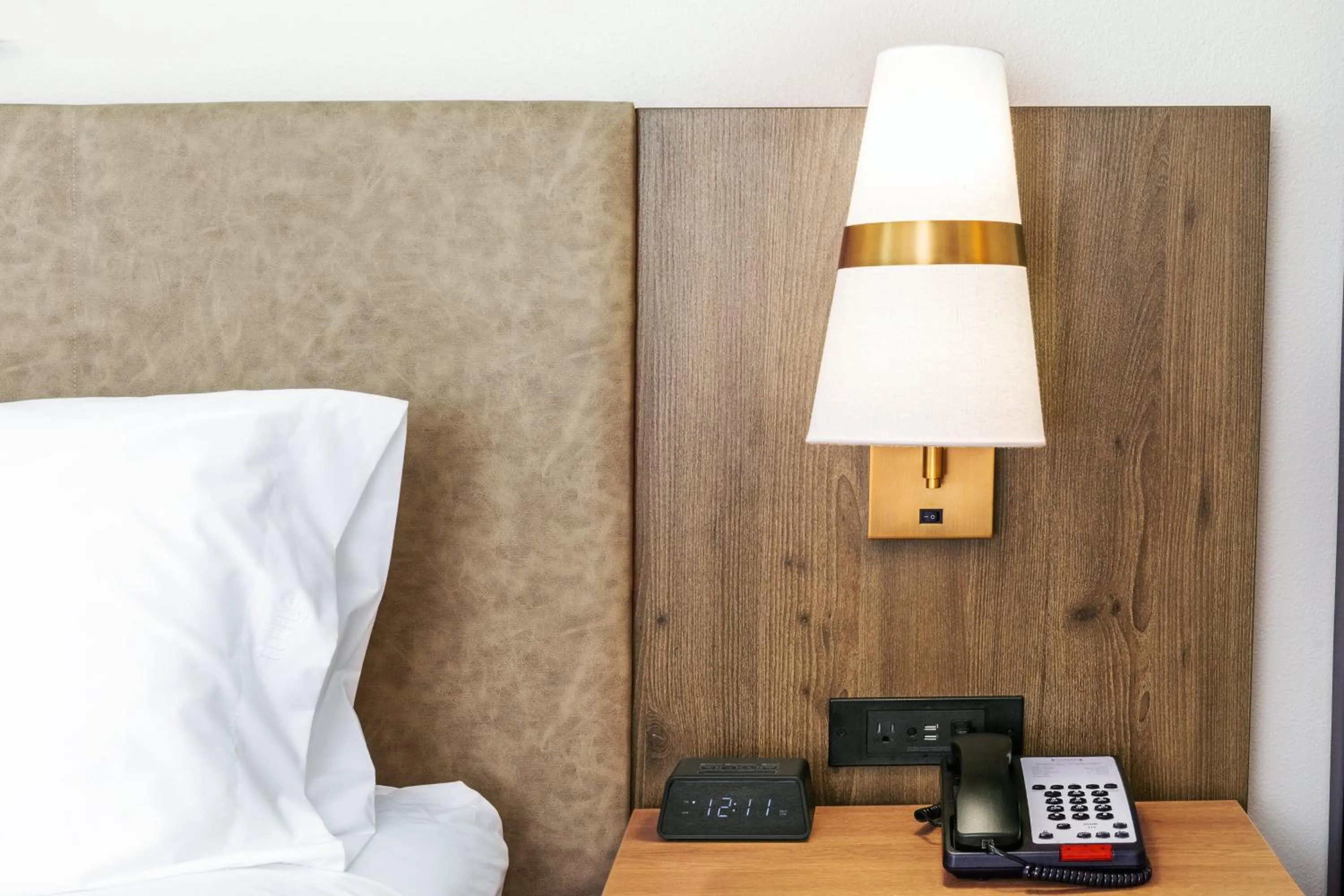 Photo of the whole room, Bed in Staybridge Suites - Portland by IHG