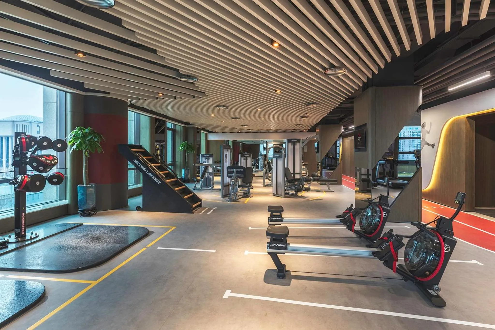 Fitness centre/facilities in HUALUXE Beijing Xinan