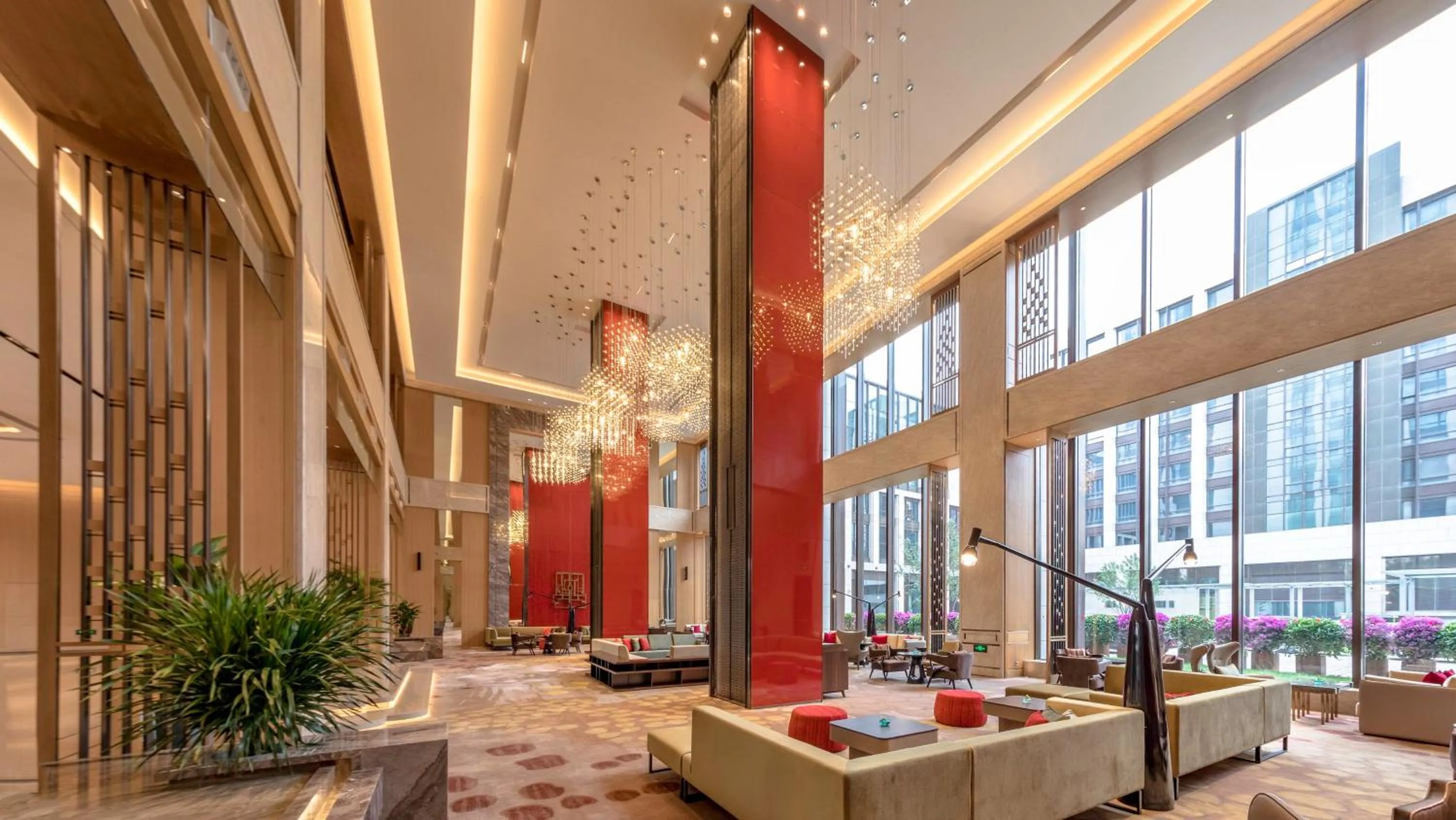 Lounge or bar in HUALUXE Beijing Xinan