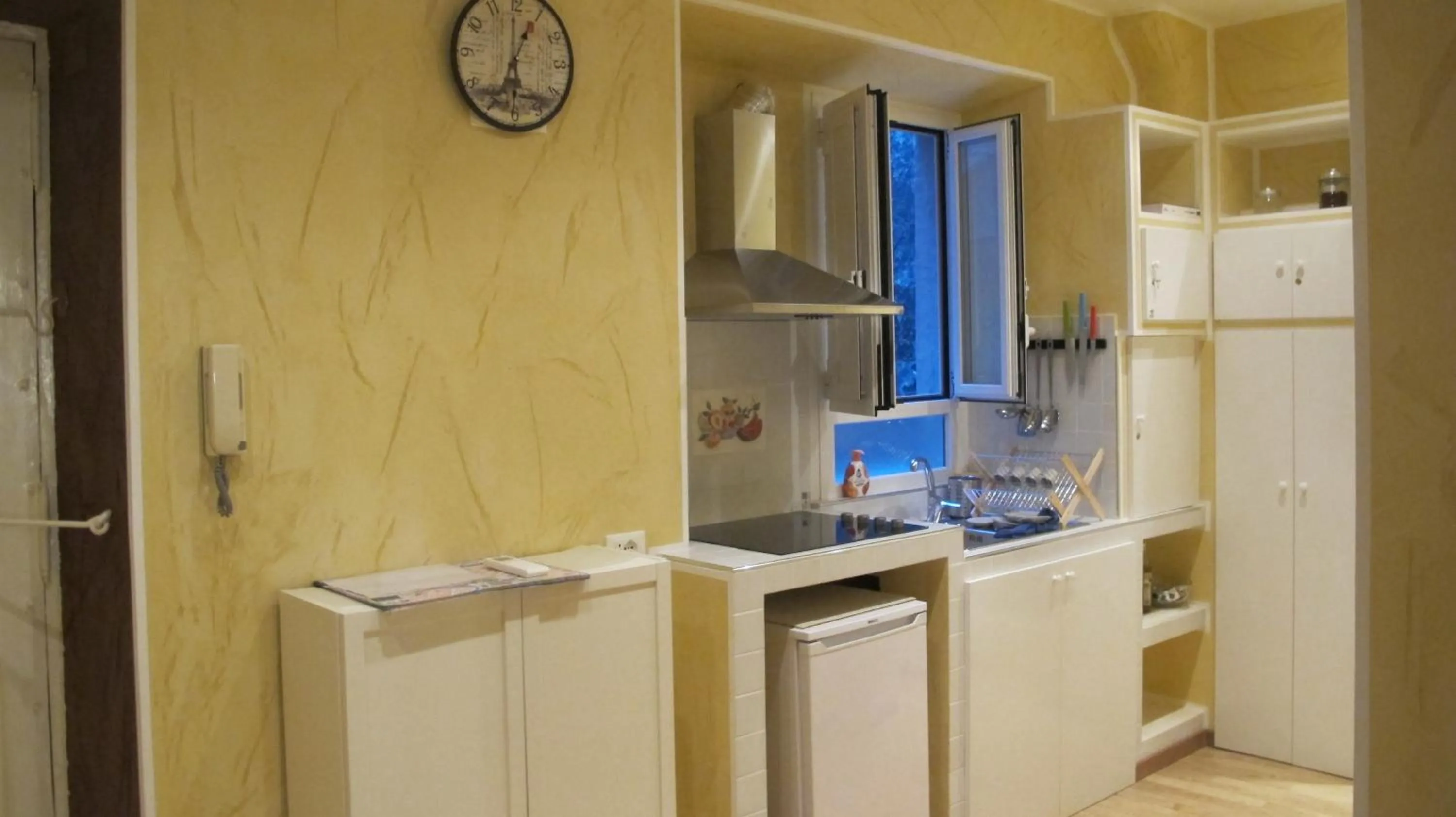 Kitchen or kitchenette in B&B In Piazza