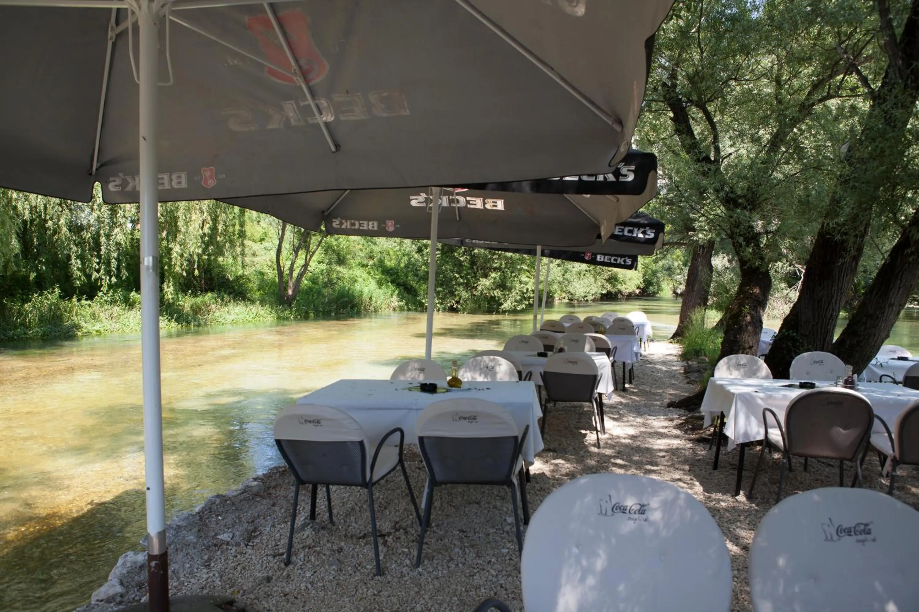 Restaurant/places to eat in Motel Kolo