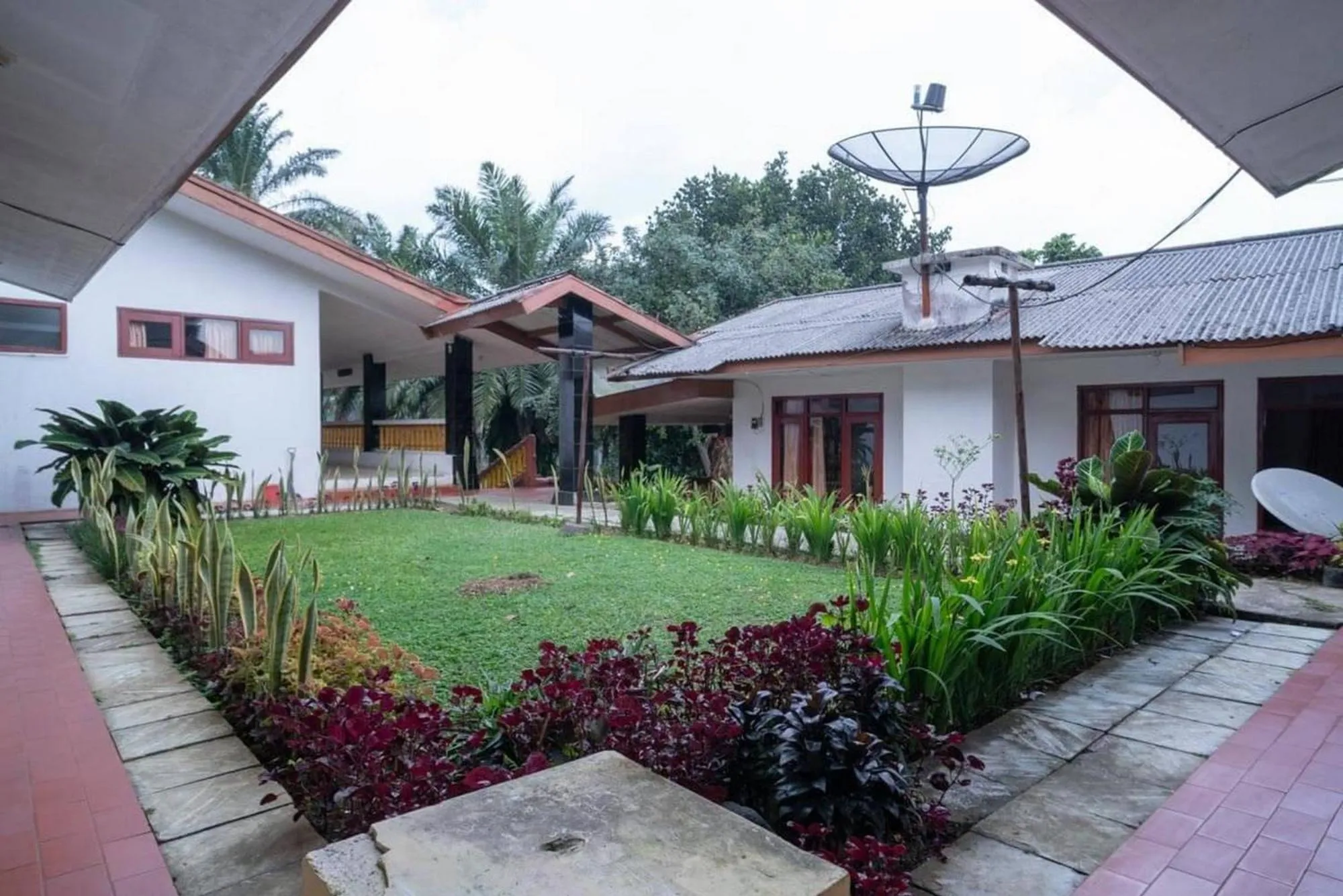 Property building in Burangrang Village Mitra RedDoorz