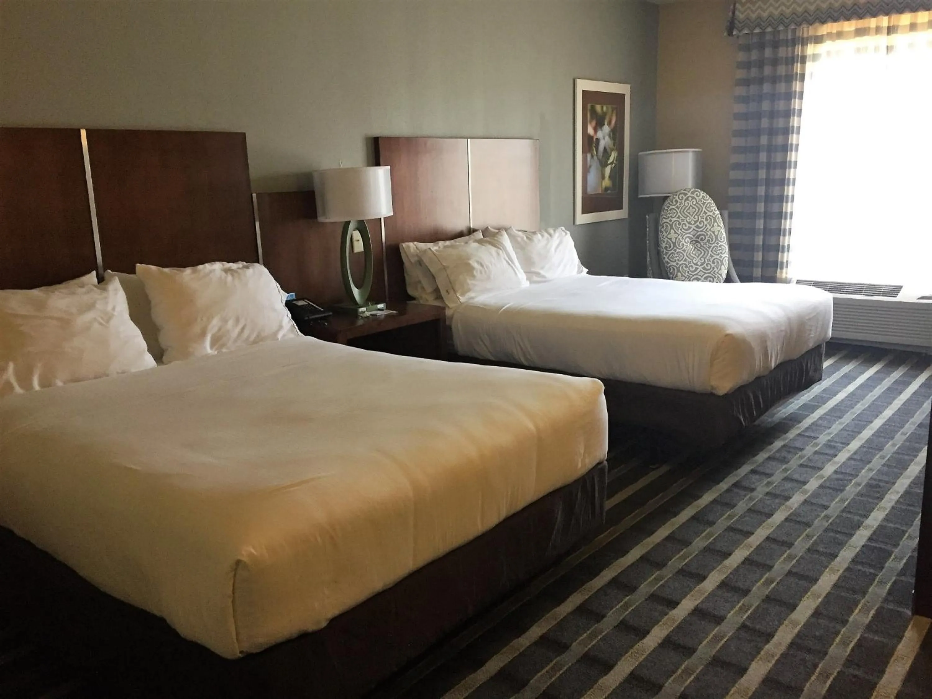 Photo of the whole room, Bed in Holiday Inn Express & Suites Perry-National Fairground Area by IHG
